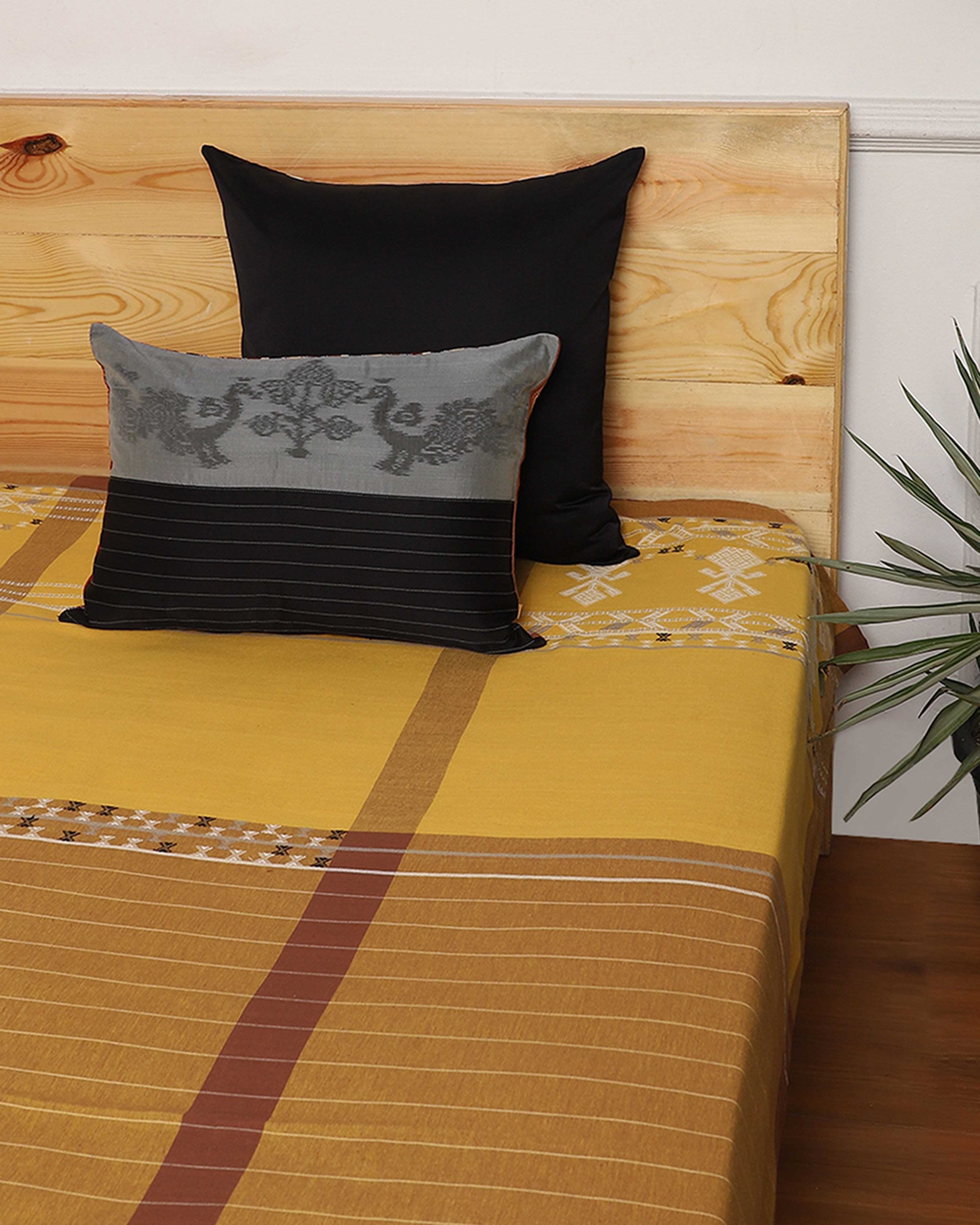 Chaavi Bhujodi Extra Weft Cotton Single Bed Cover