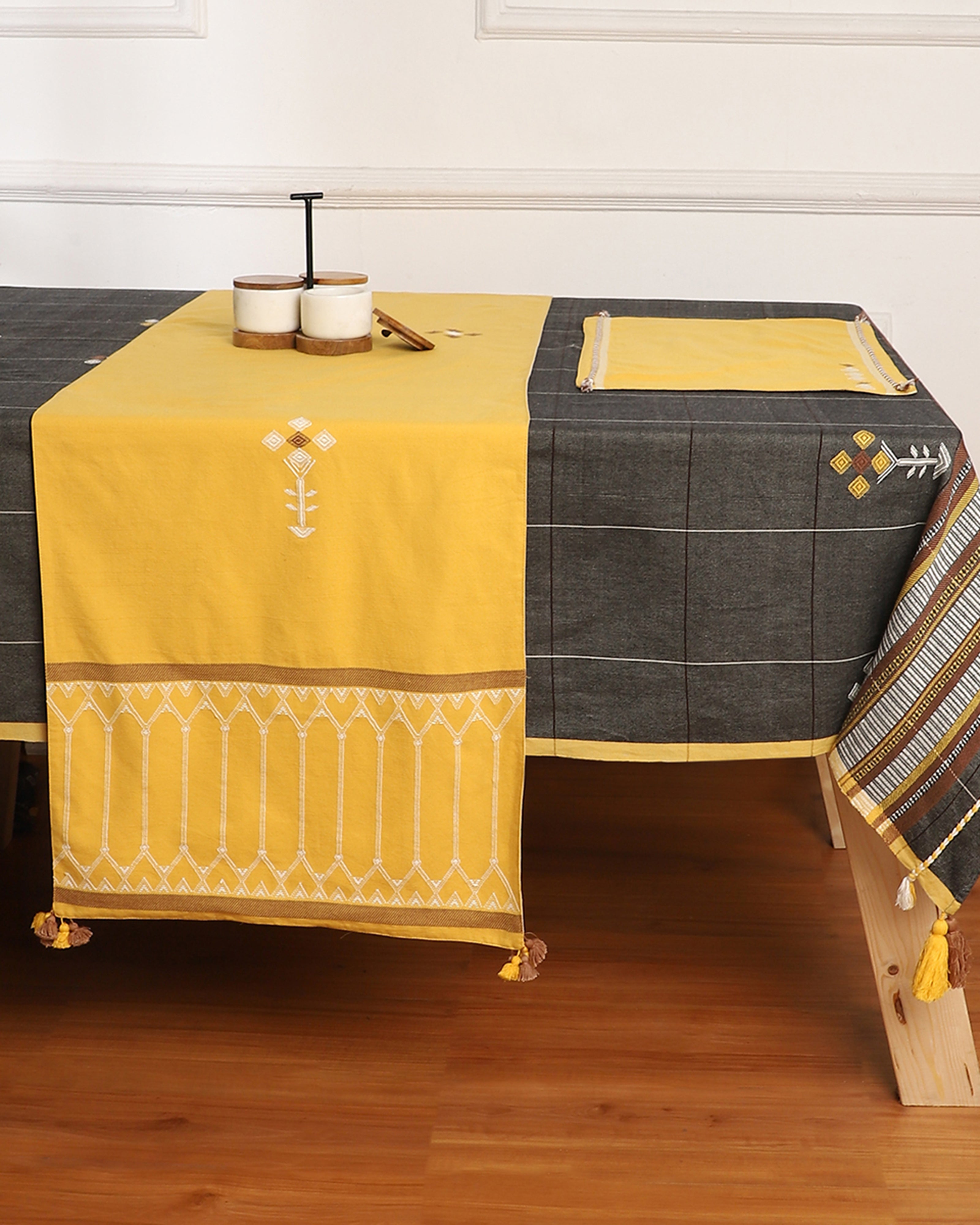 Wardha Bhujodi Extra Weft Cotton Table Cover