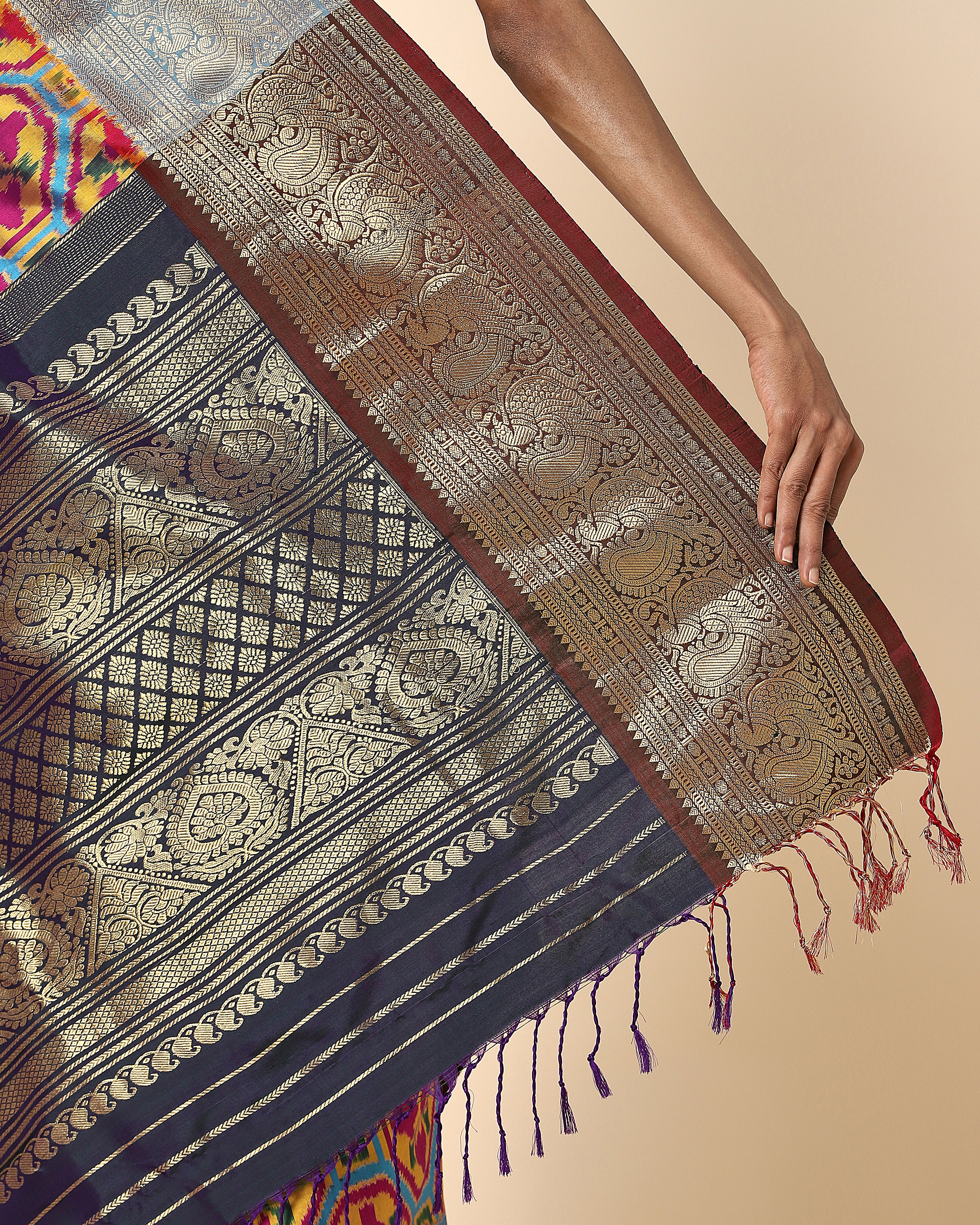 Aapti Pochampally Weft Ikat Silk Saree