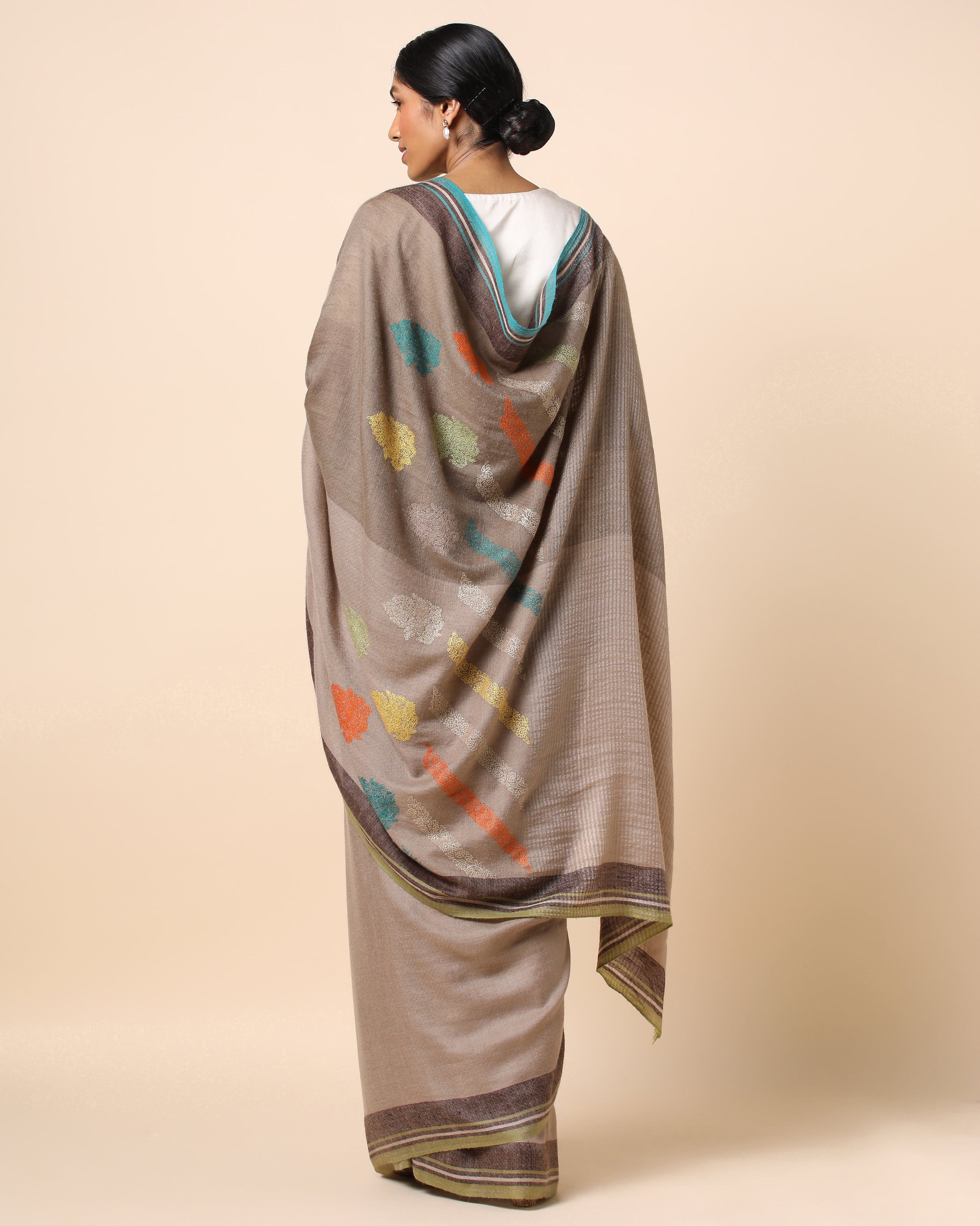 Unisex Stoles with Kashmiri Aari Work(Pashmina) – Handicrafts Galleria