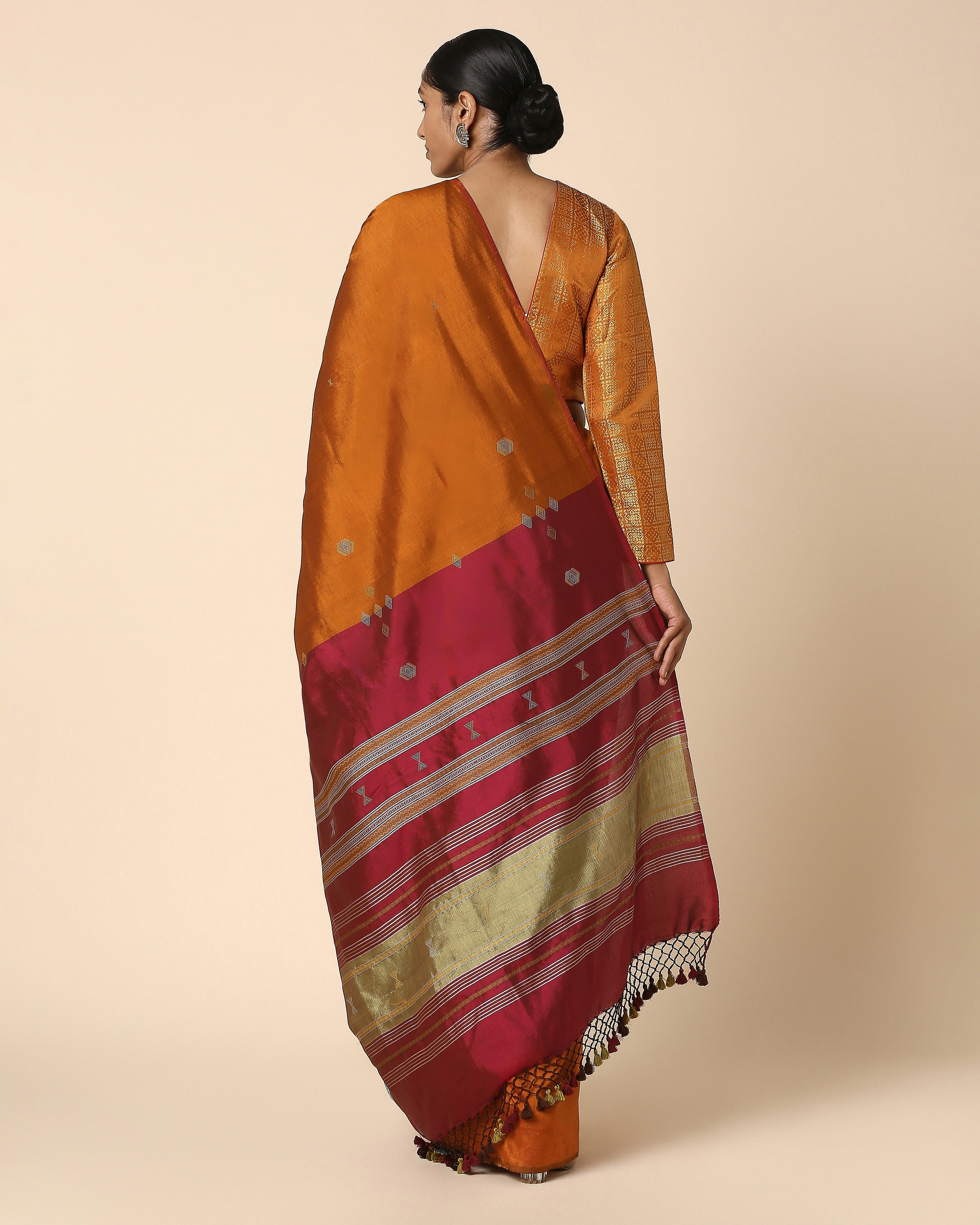Etisha Bhujodi Tangalia Cotton Silk Saree