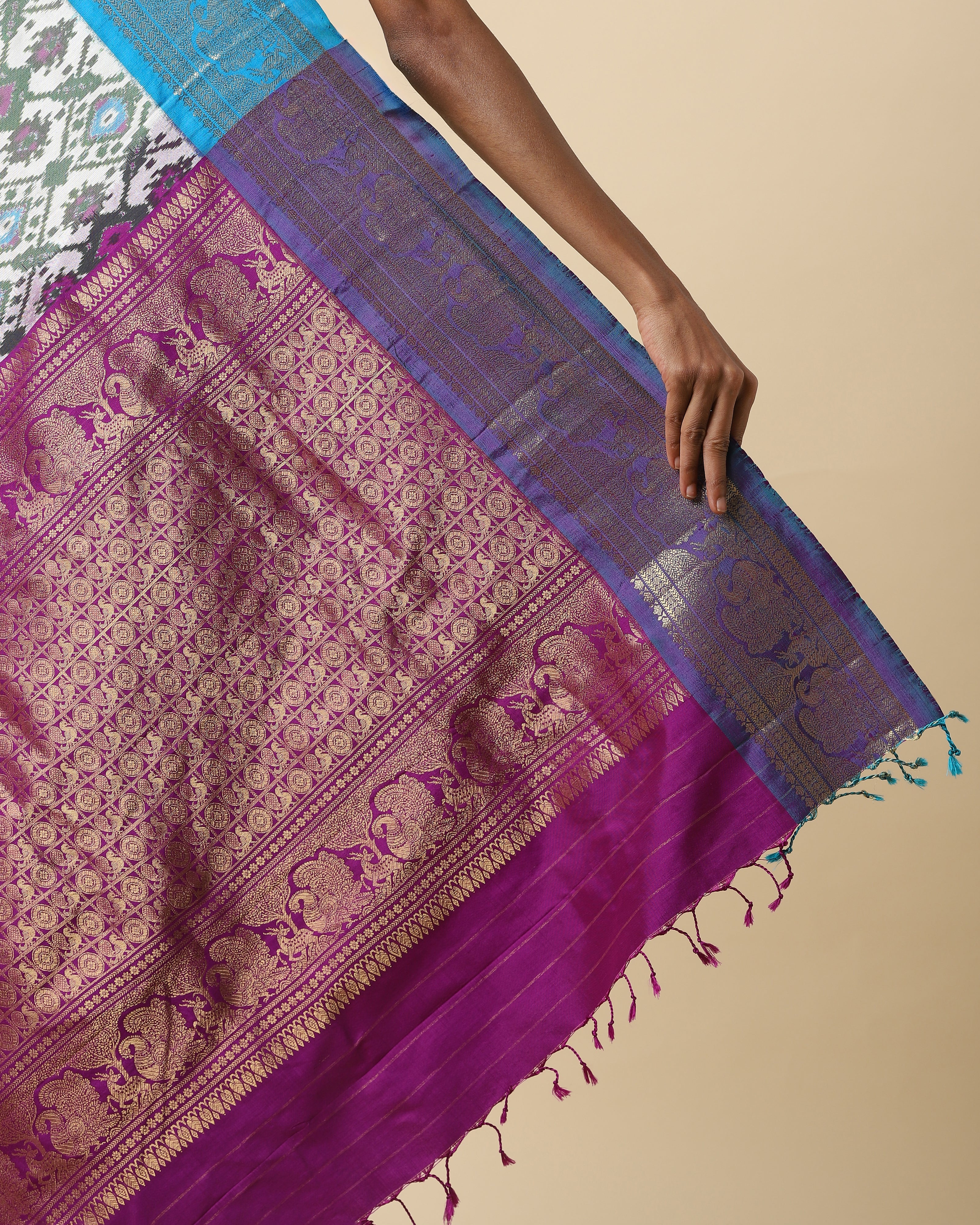 Ektaa Weft Ikat Silk Saree