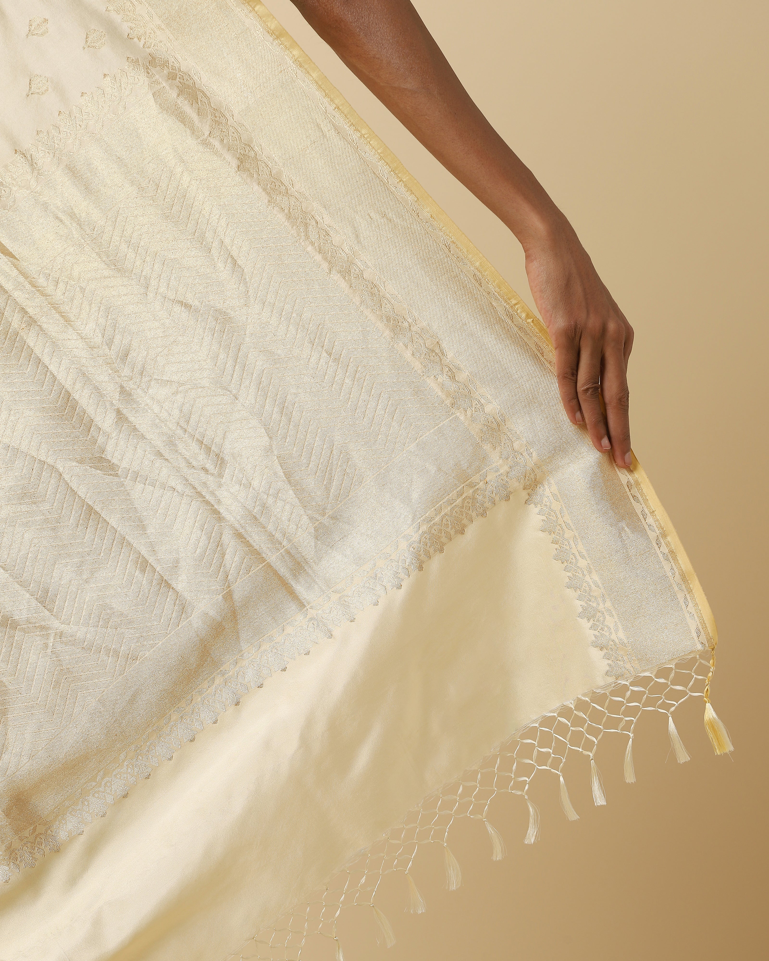 Sudevi Kadwa Silk Saree