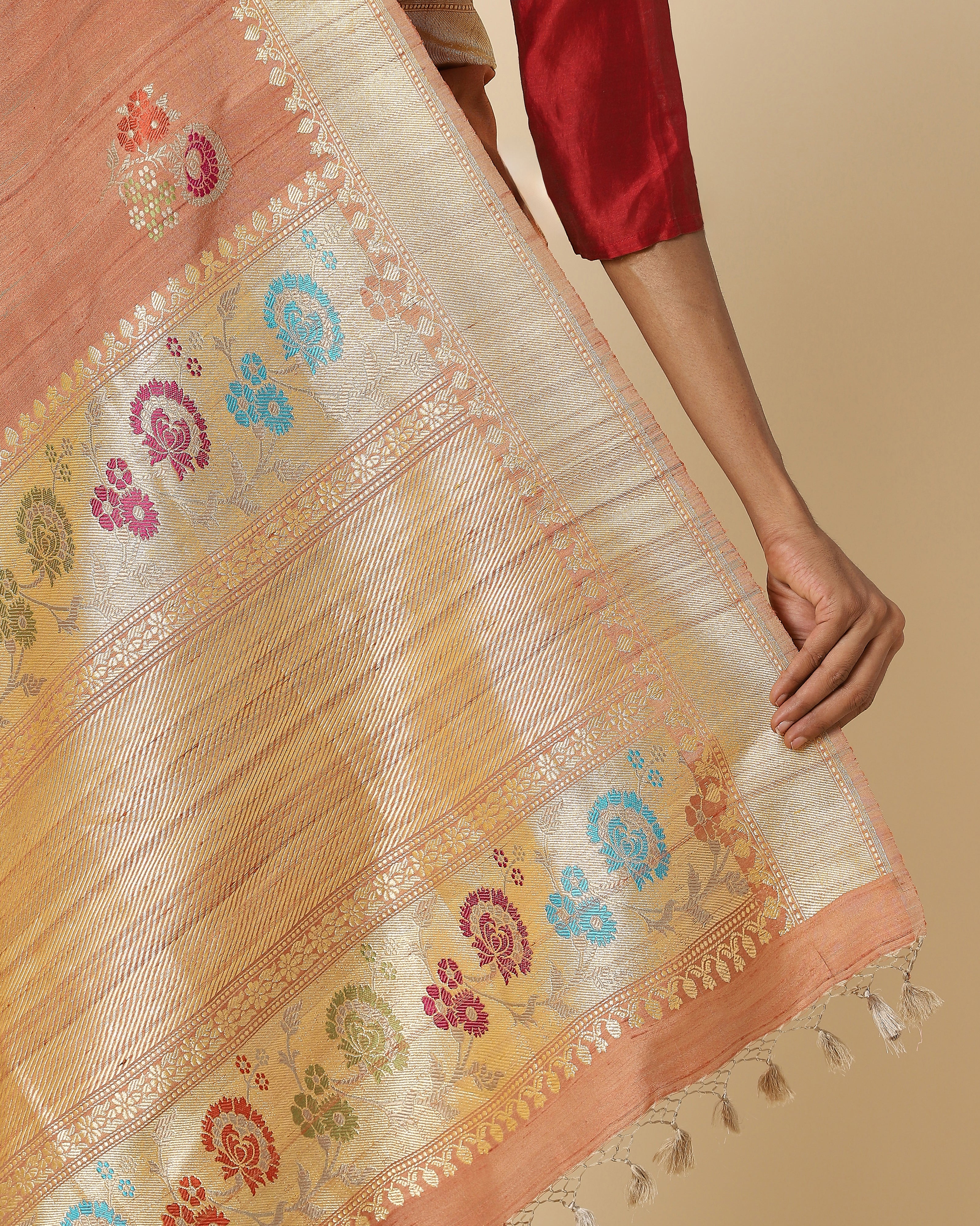 Aariv Kadwa Silk Saree