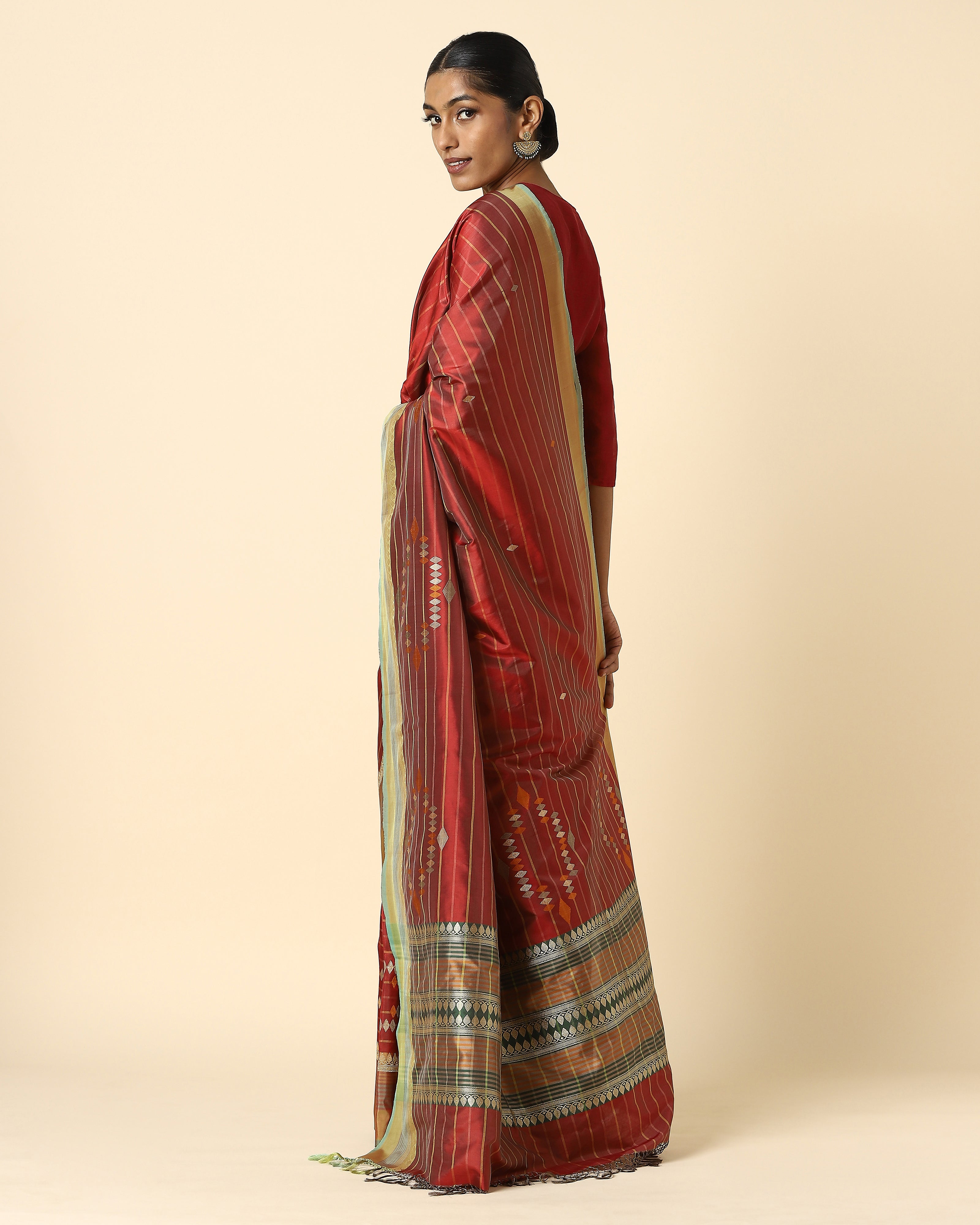 Vallabhi Kadwa Silk Saree