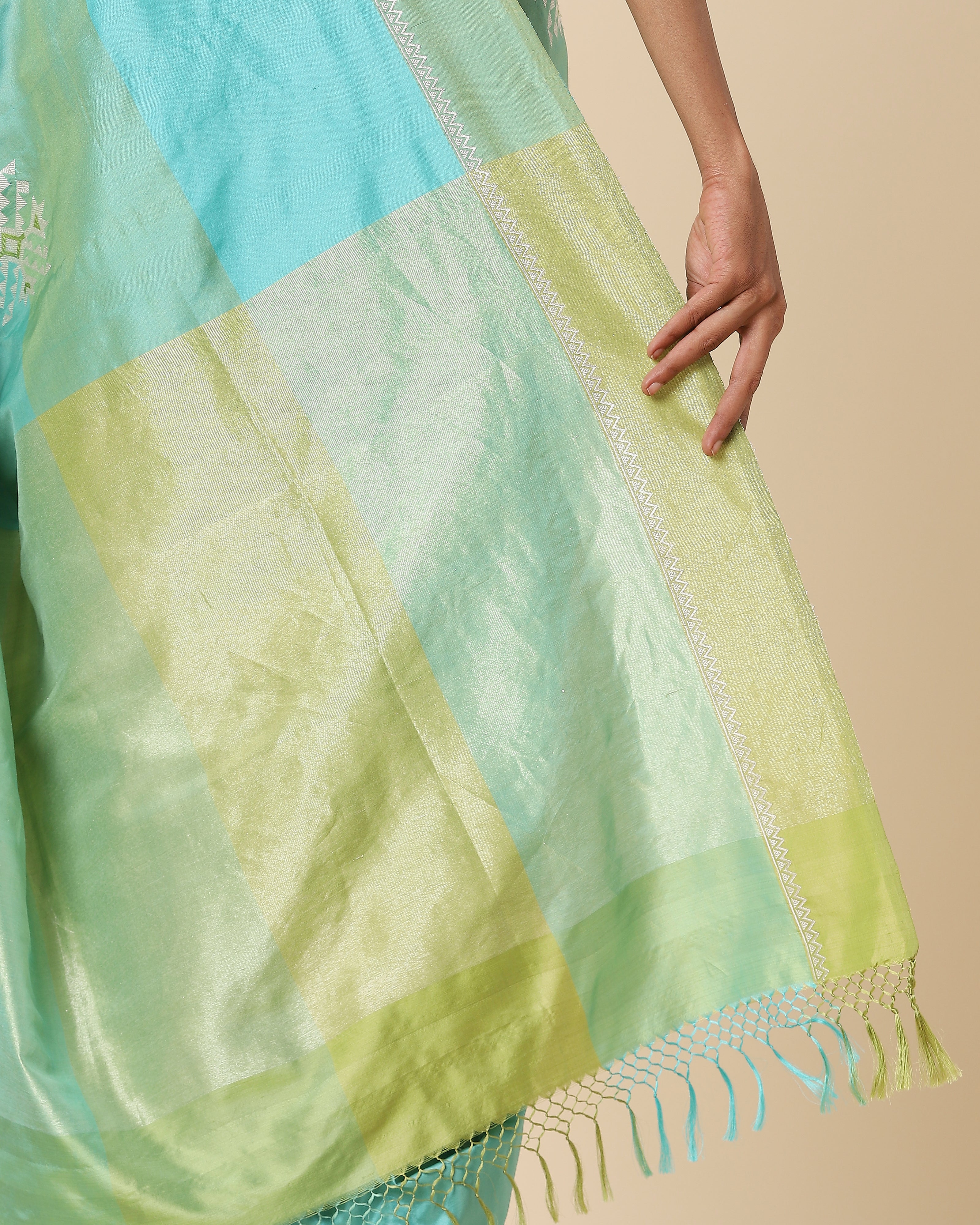 Sarni Kadwa Silk Saree