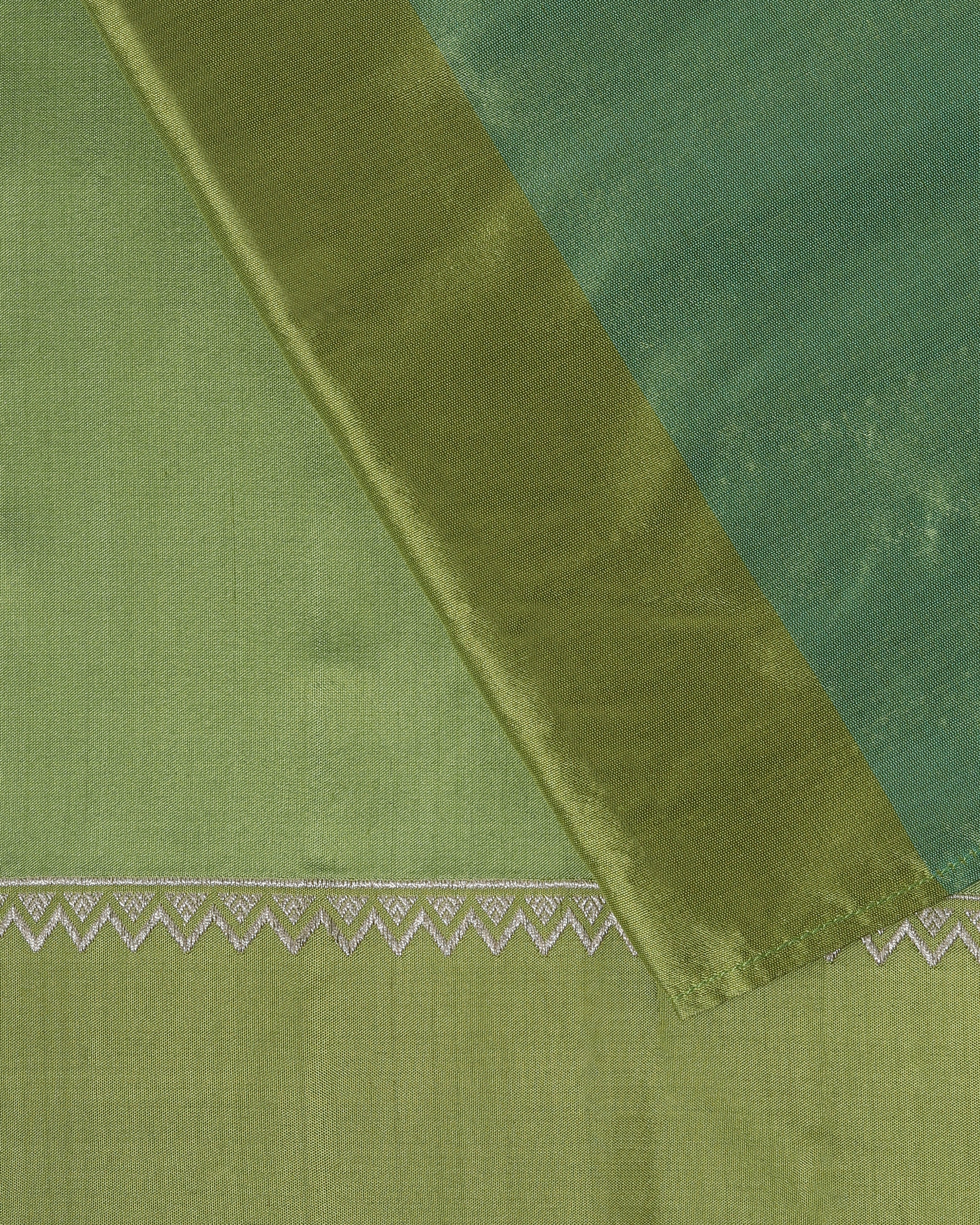 Sarni Kadwa Silk Saree