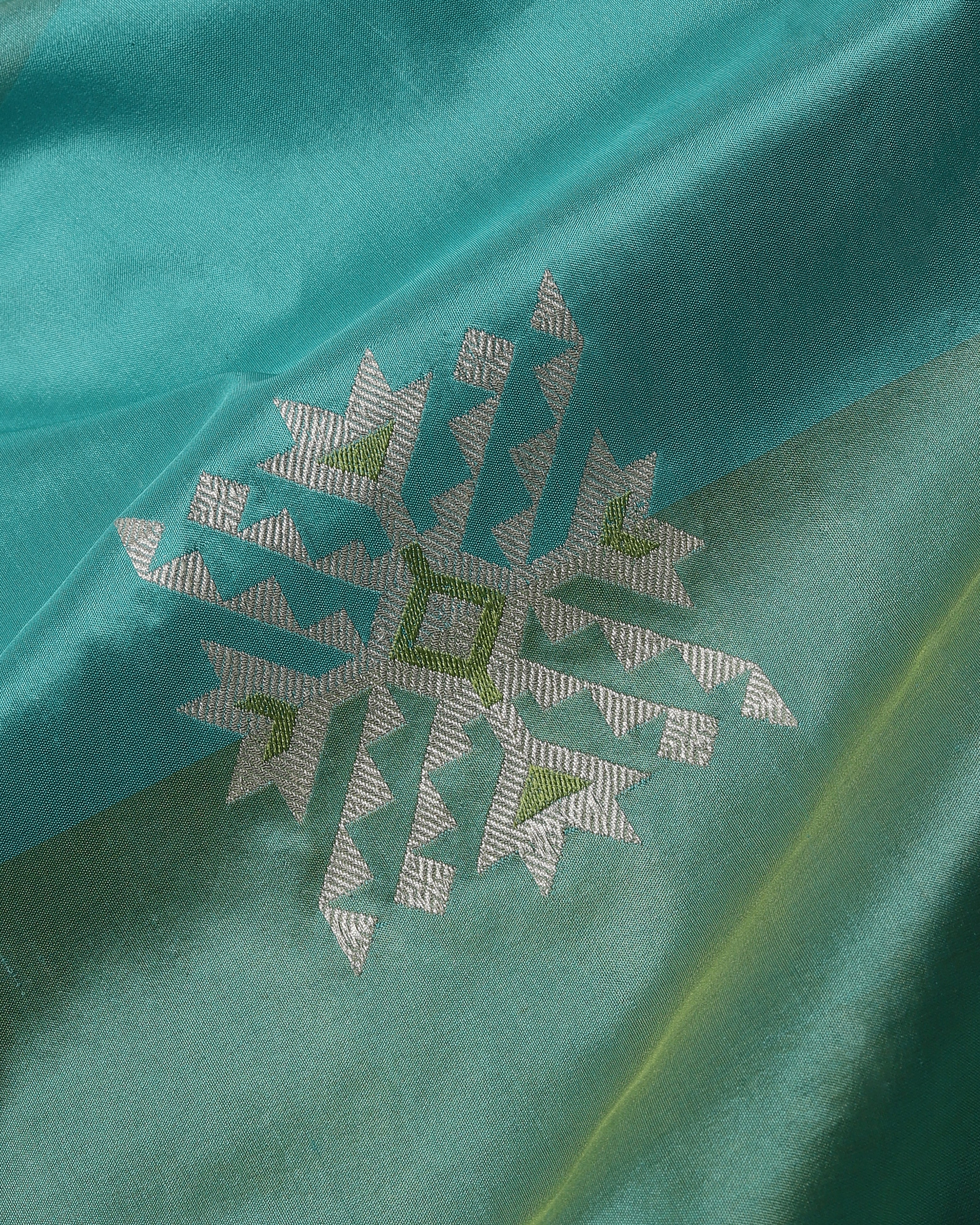 Sarni Kadwa Silk Saree