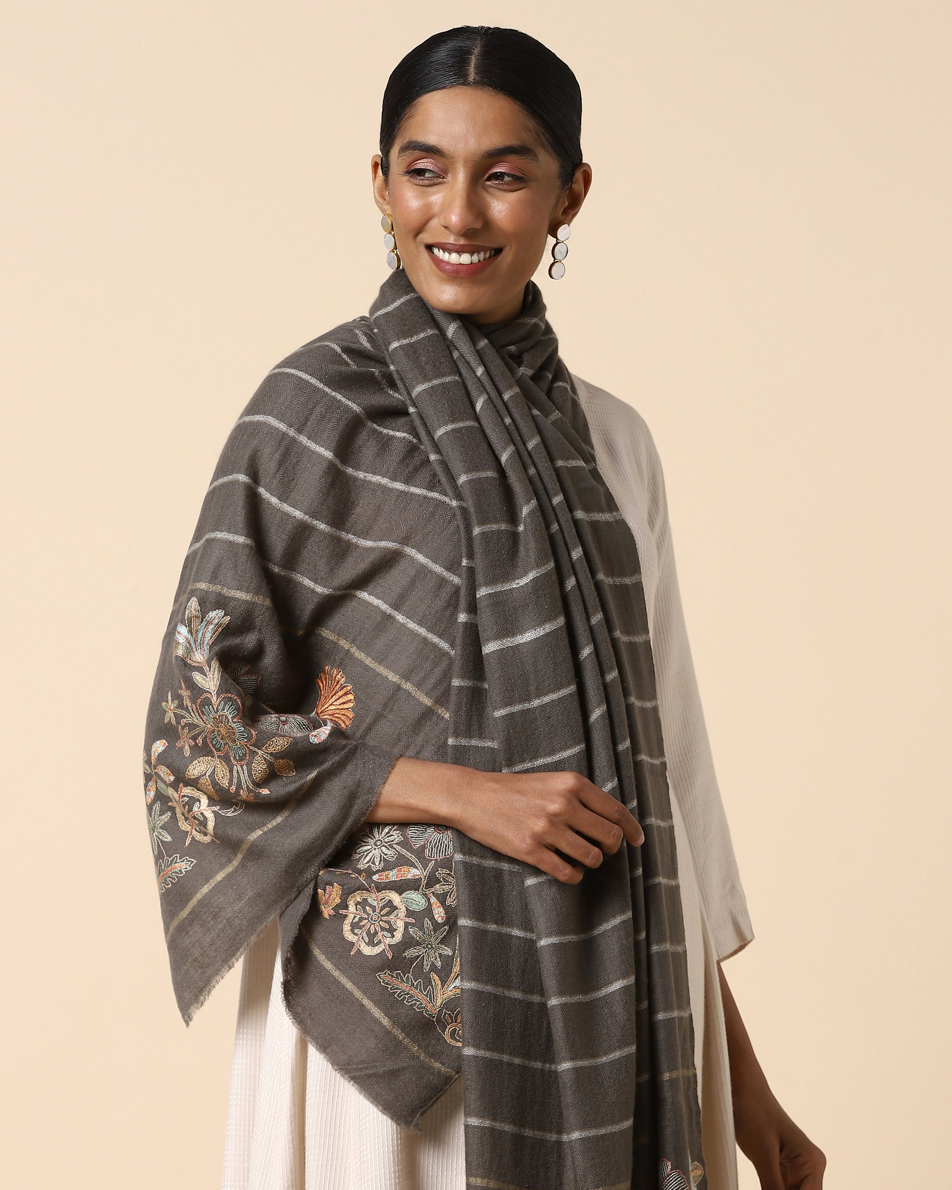 Kaylee Kashmir Sozni Embroidery Pashmina Stole