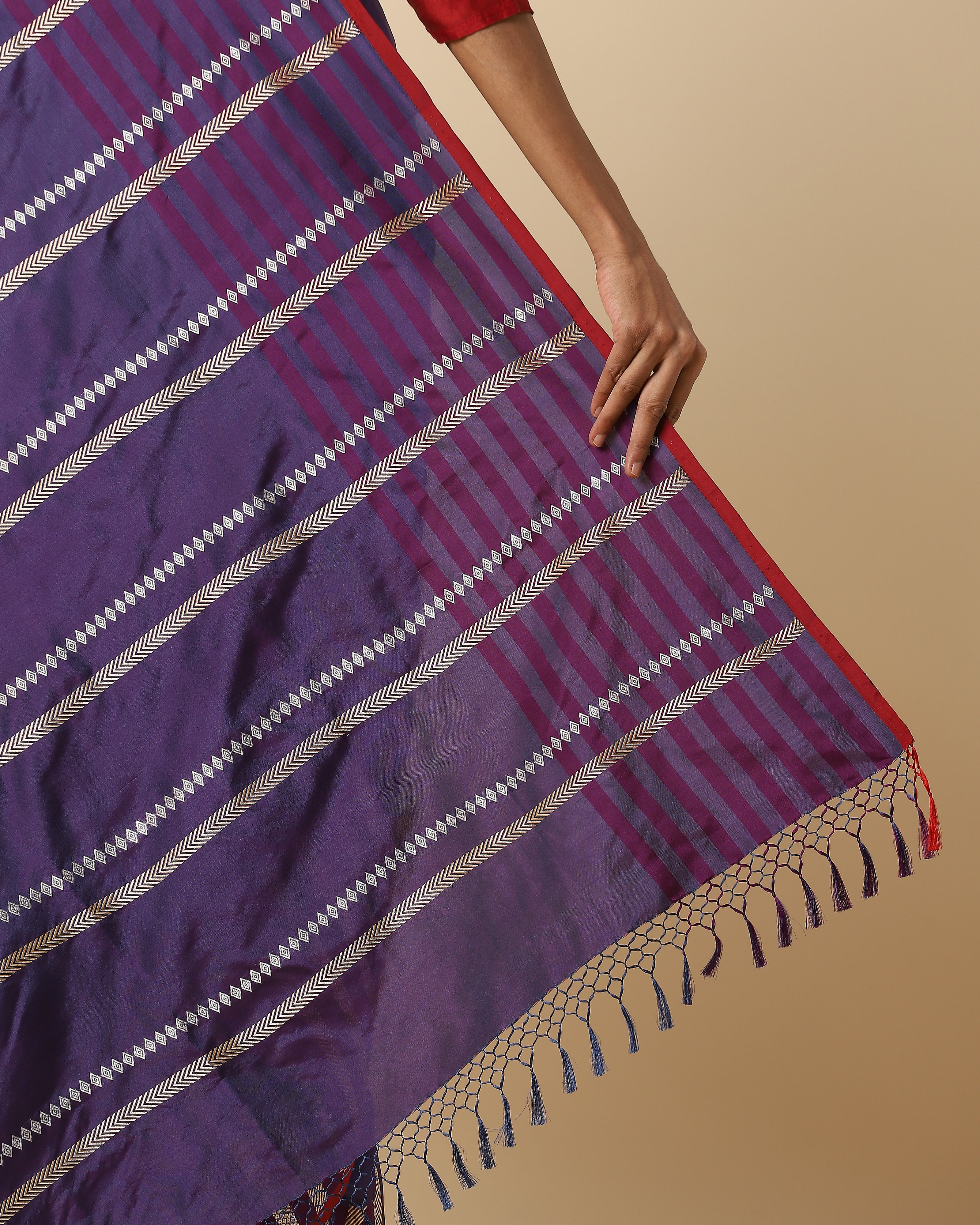 Ivani Kadwa Silk Saree