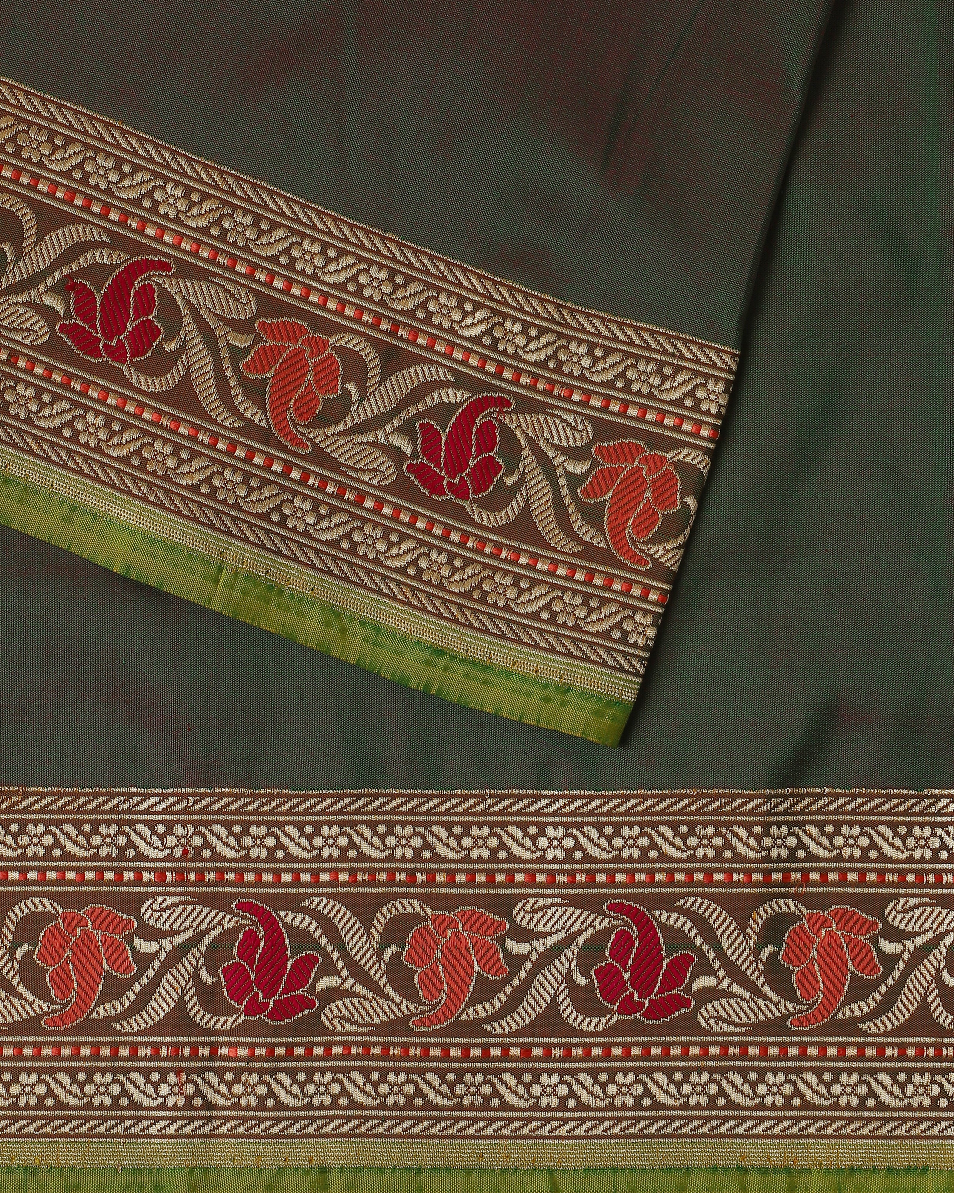 Vivaan Kadwa Silk Saree