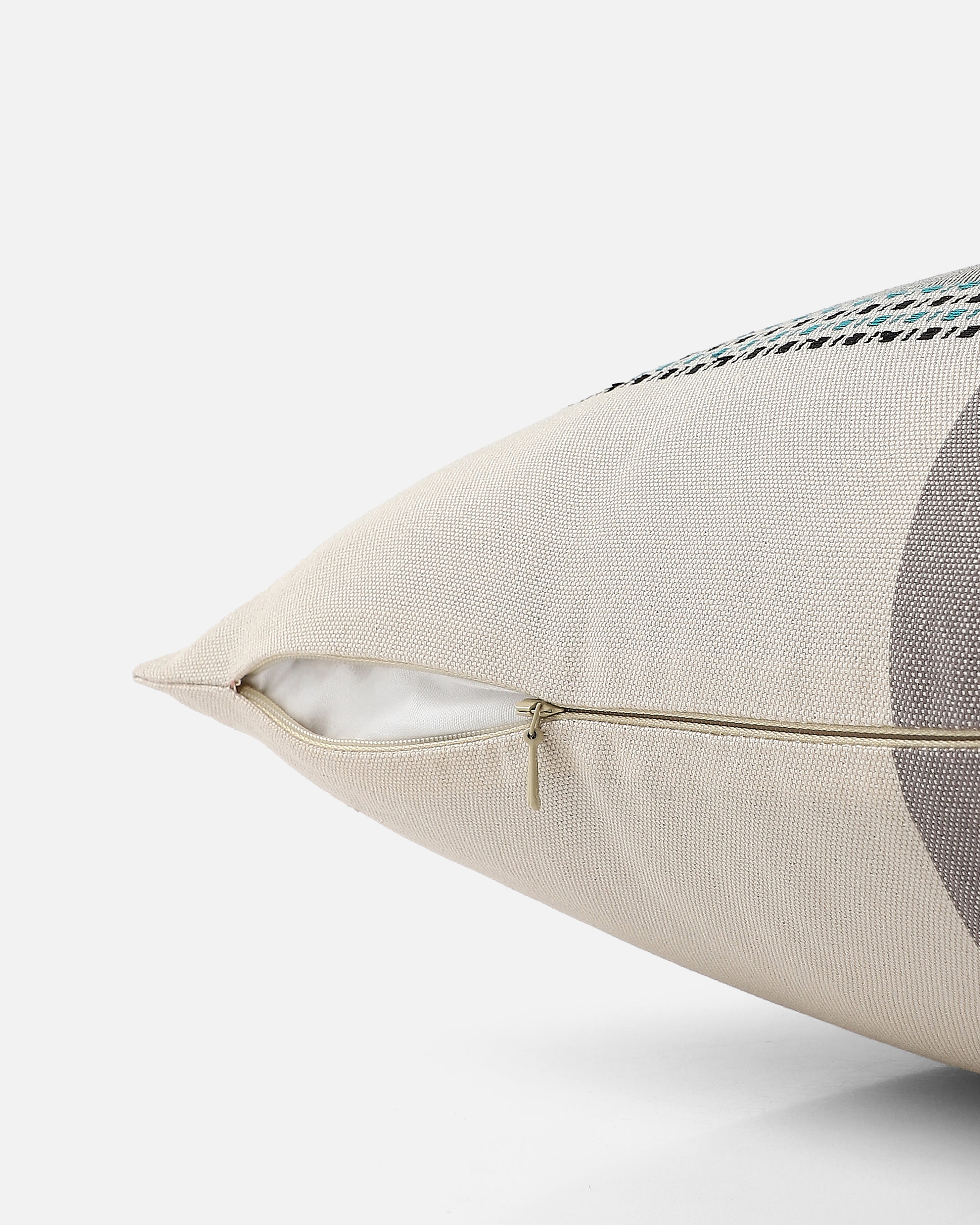 Simmi Bhujodi Extra Weft Cotton Cushion Cover