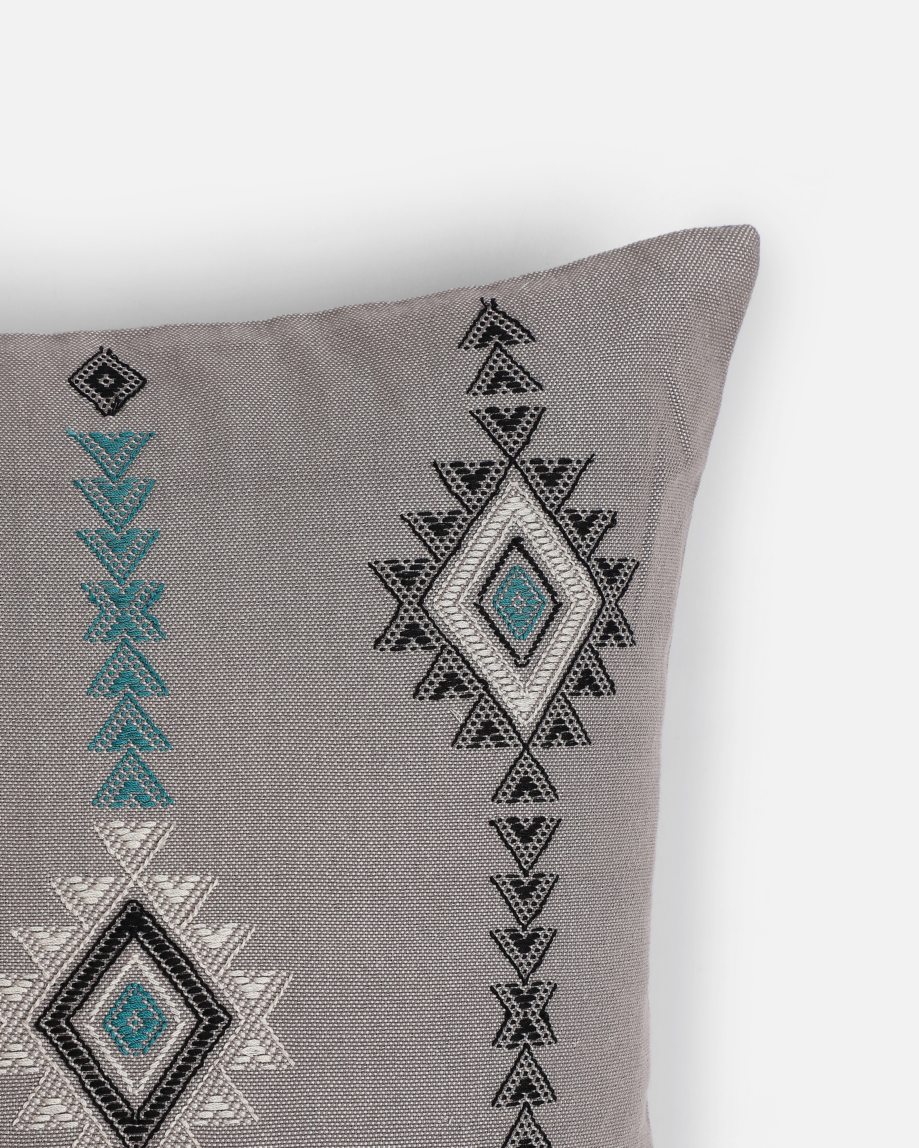 Taani Bhujodi Extra Weft Cotton Cushion Cover