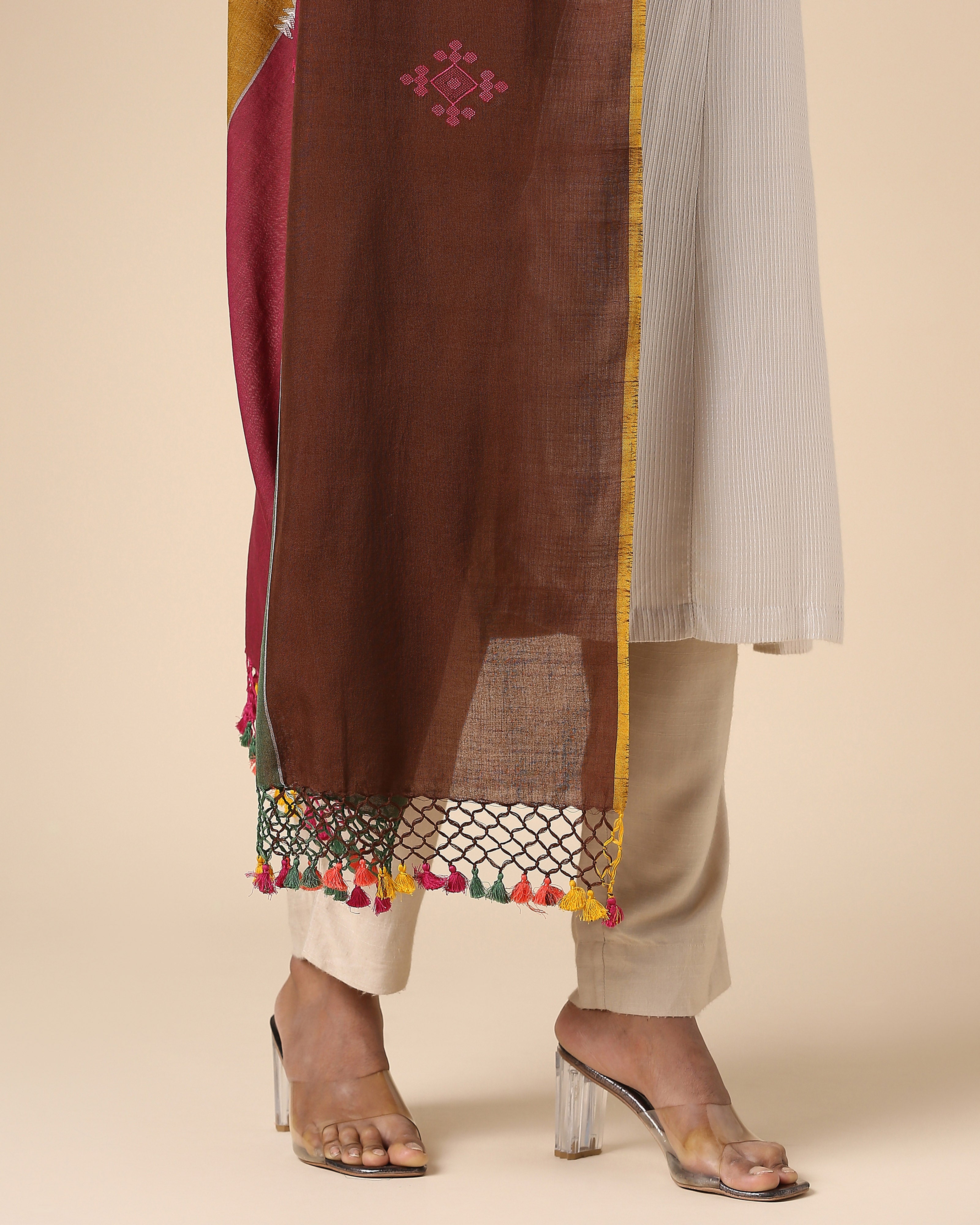 Reina Bhujodi Extra Weft Cotton Dupatta