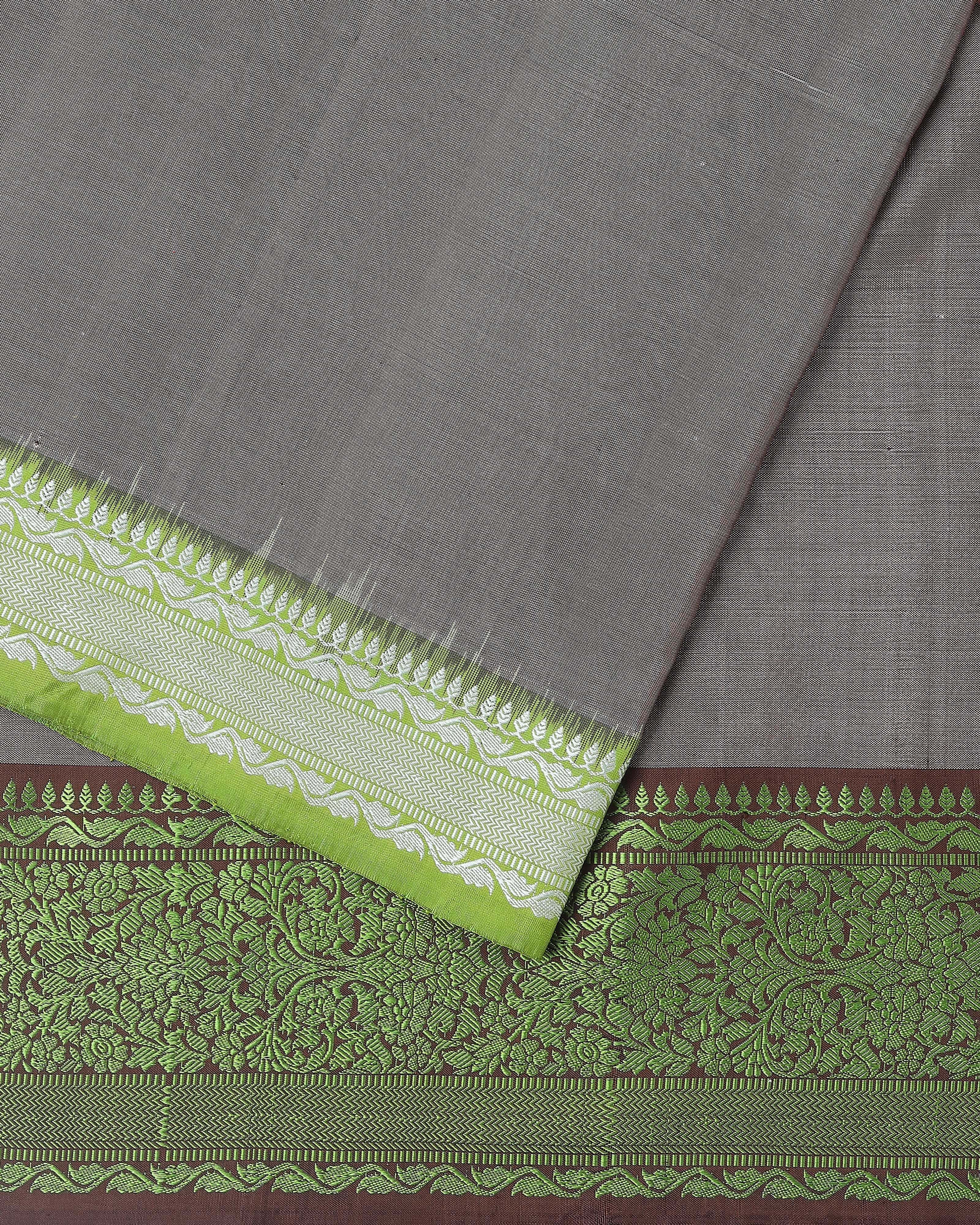 Minda Pochampally Weft Ikat Silk Saree