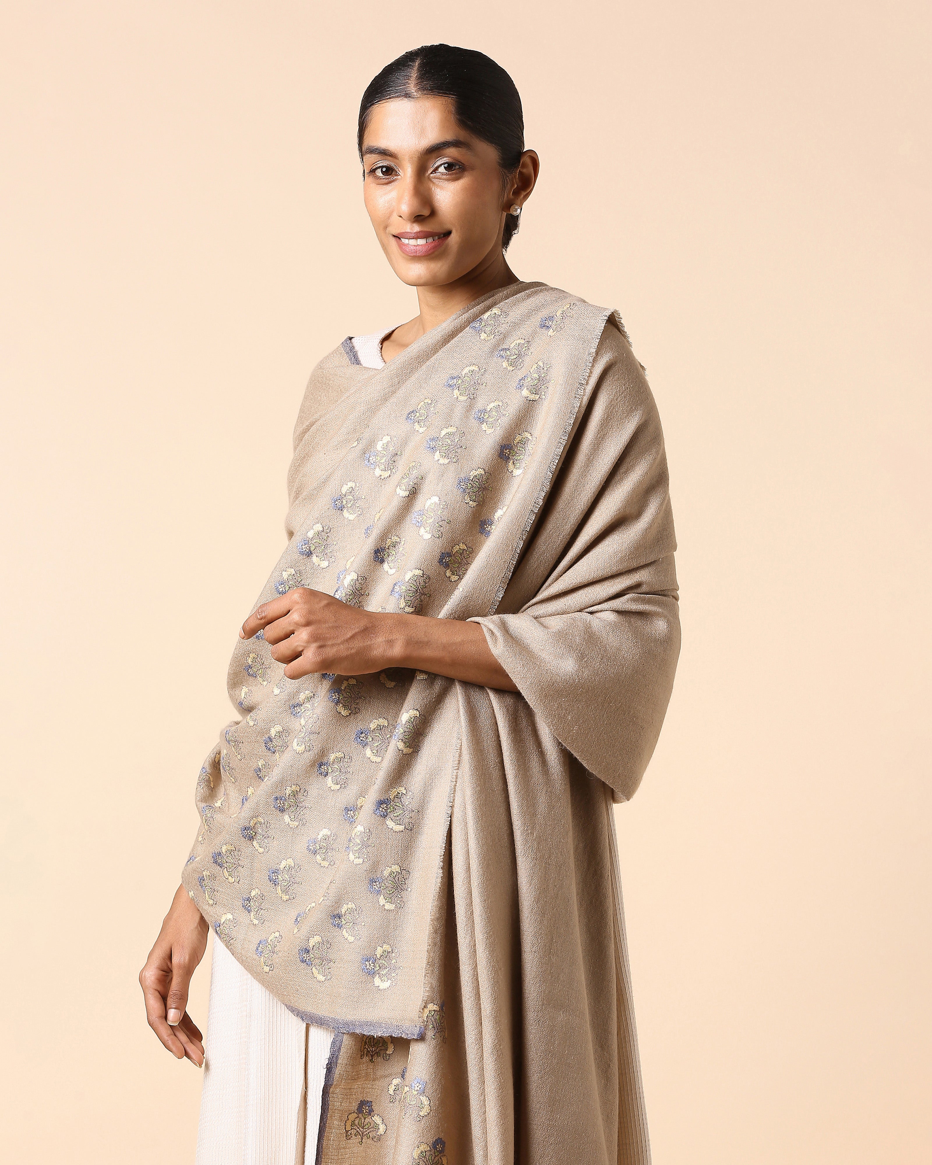 Ruhani Kashmir Sozni Embroidery Pashmina Shawl