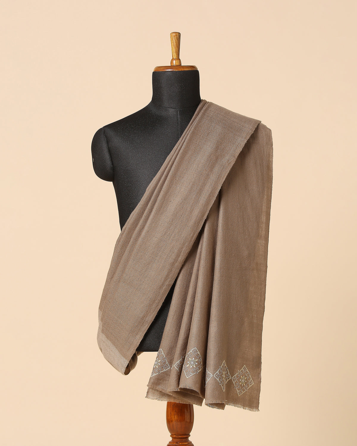 Brihat Kashmir Sozni Embroidery Pashmina Shawl