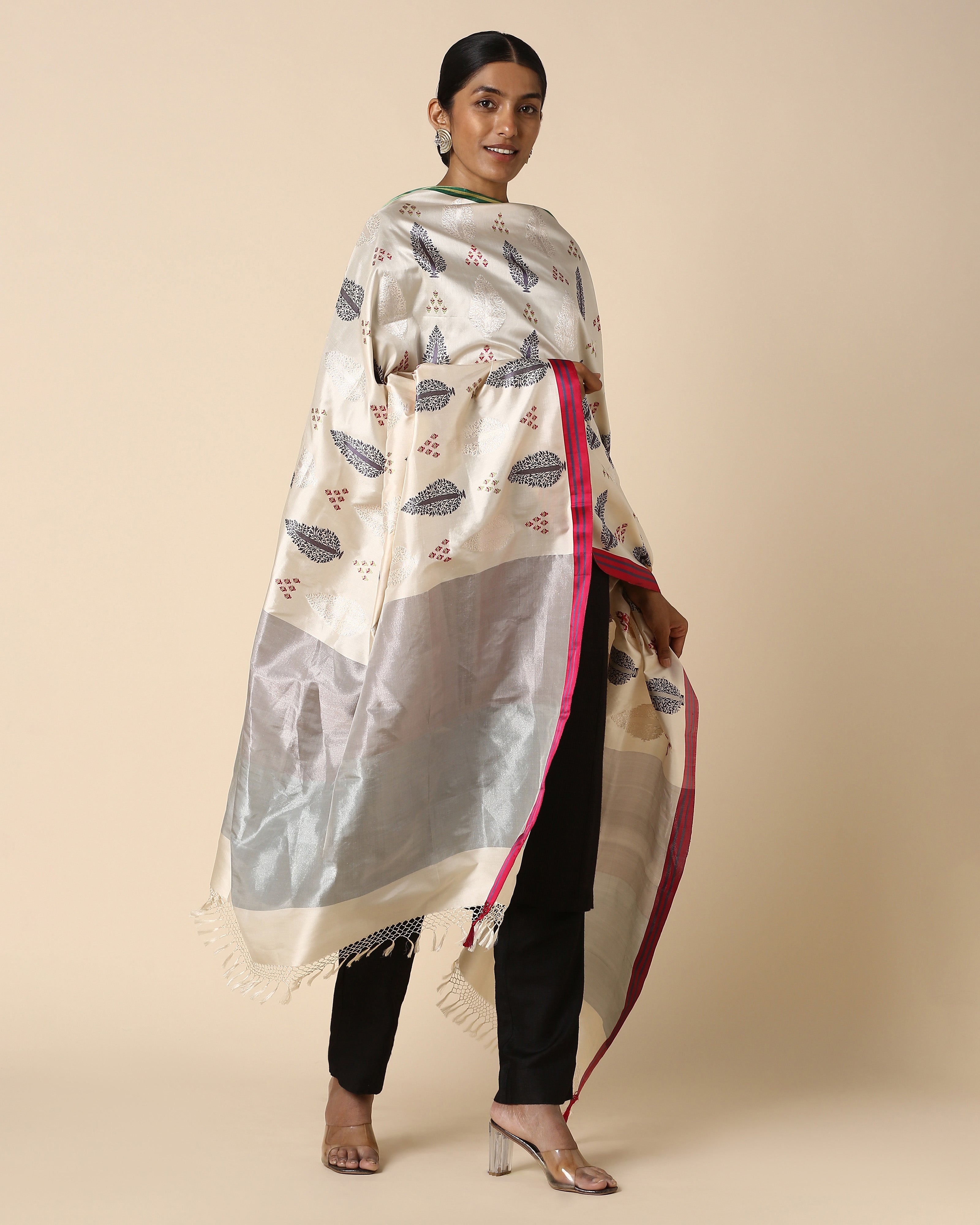 Karalika Banarasi Kadwa Silk Dupatta
