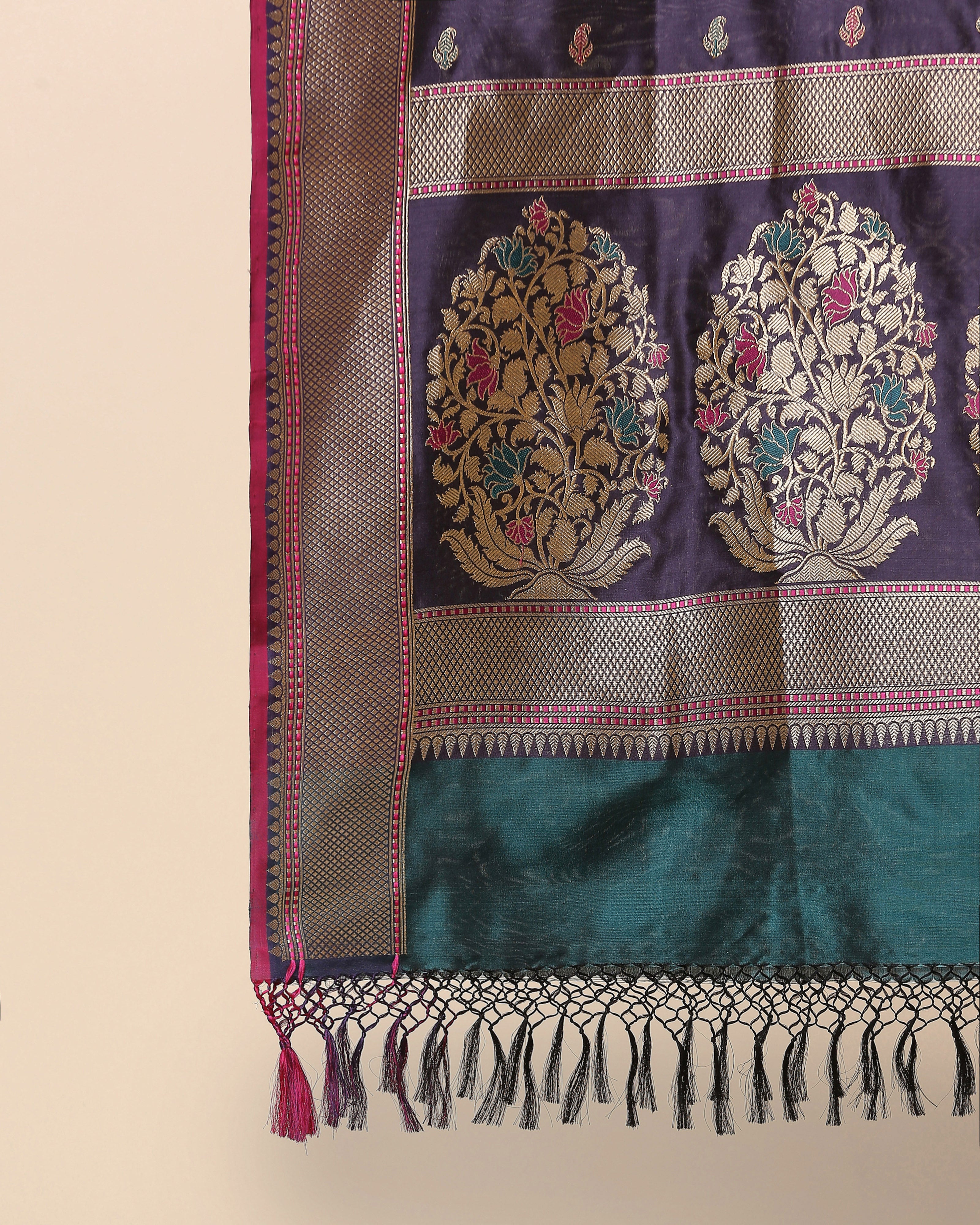 Maysa Banarasi Kadwa Silk Dupatta