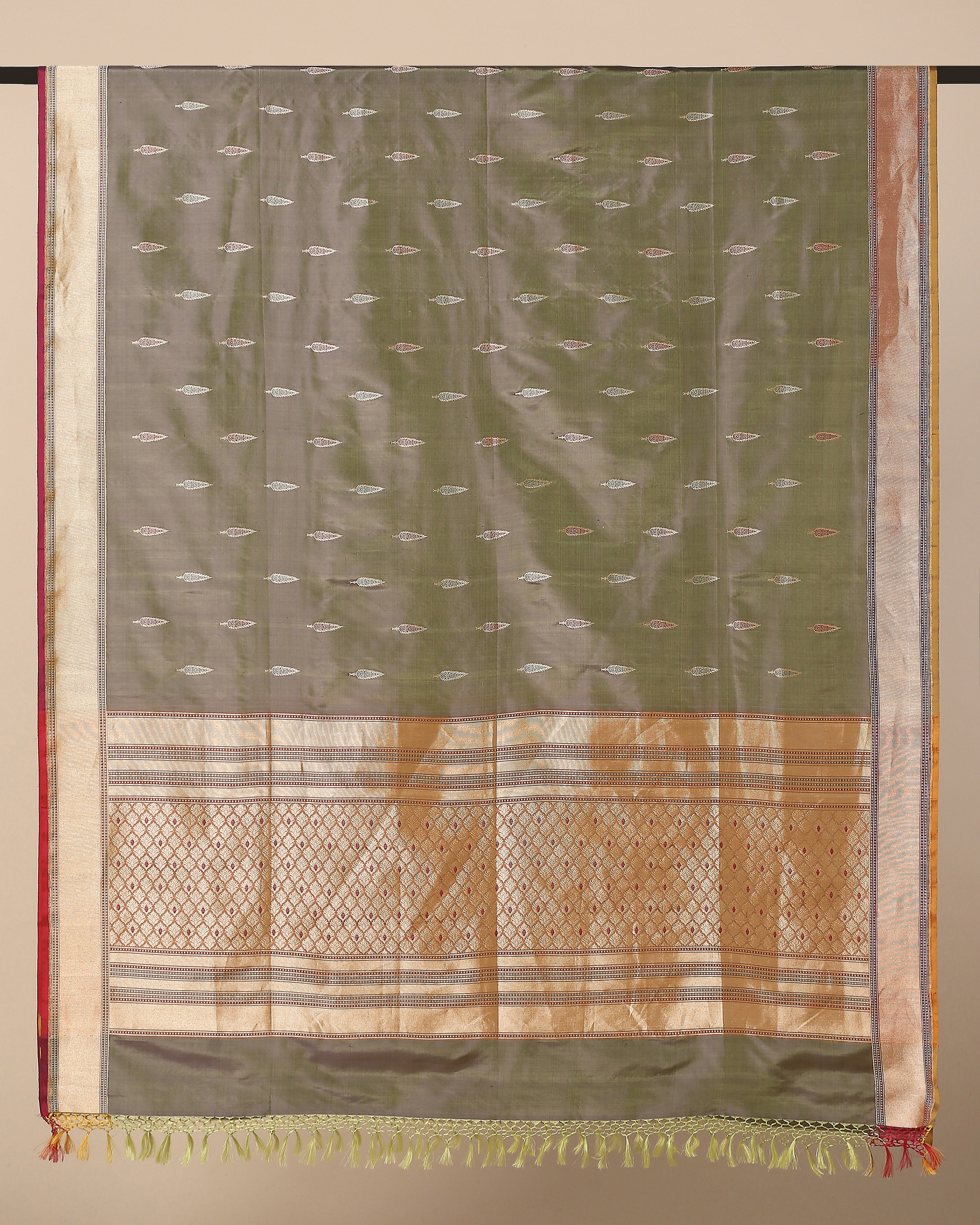 Triviaa Banarasi Kadwa Silk Dupatta