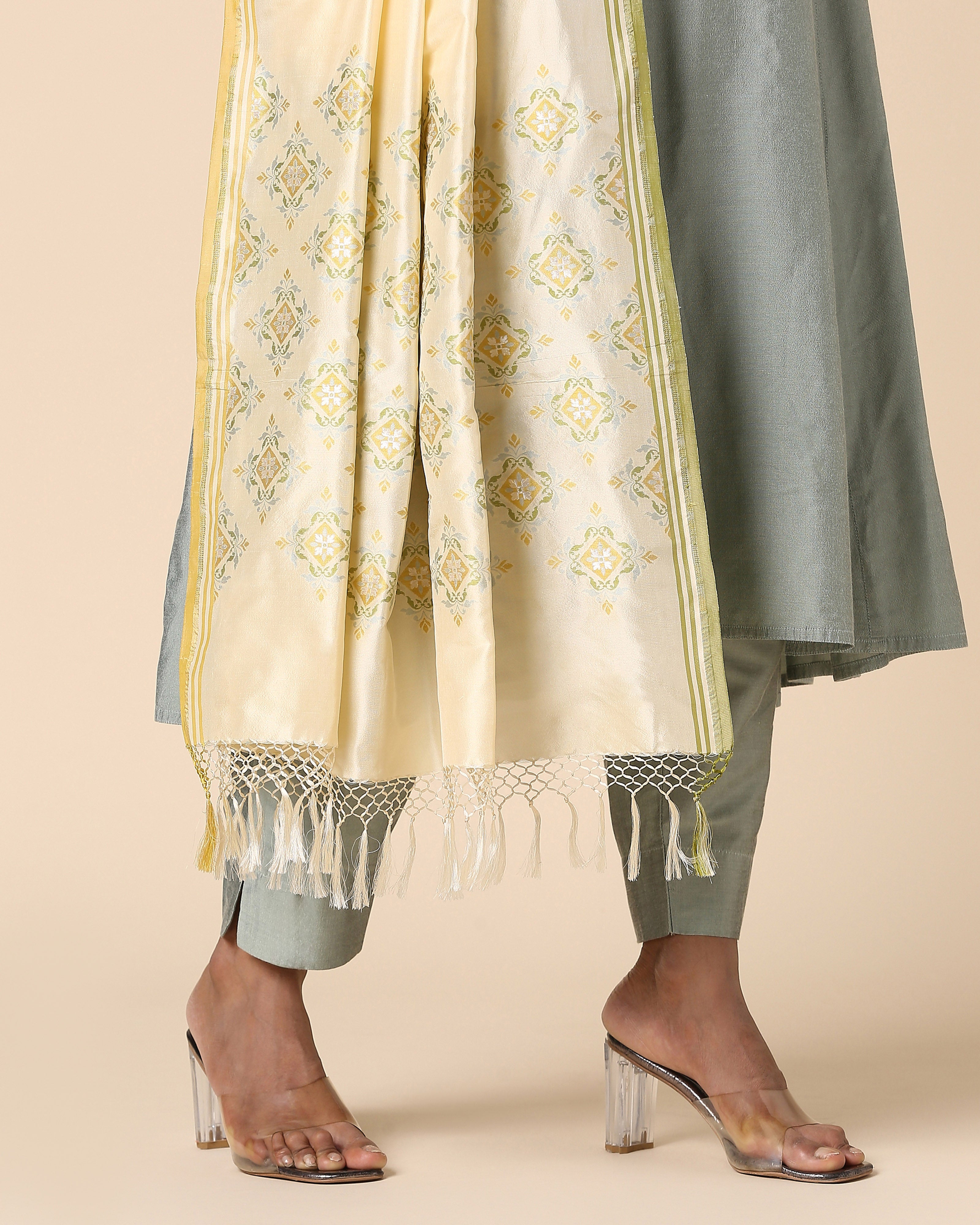 Badhia Banarasi Cutwork Silk Dupatta