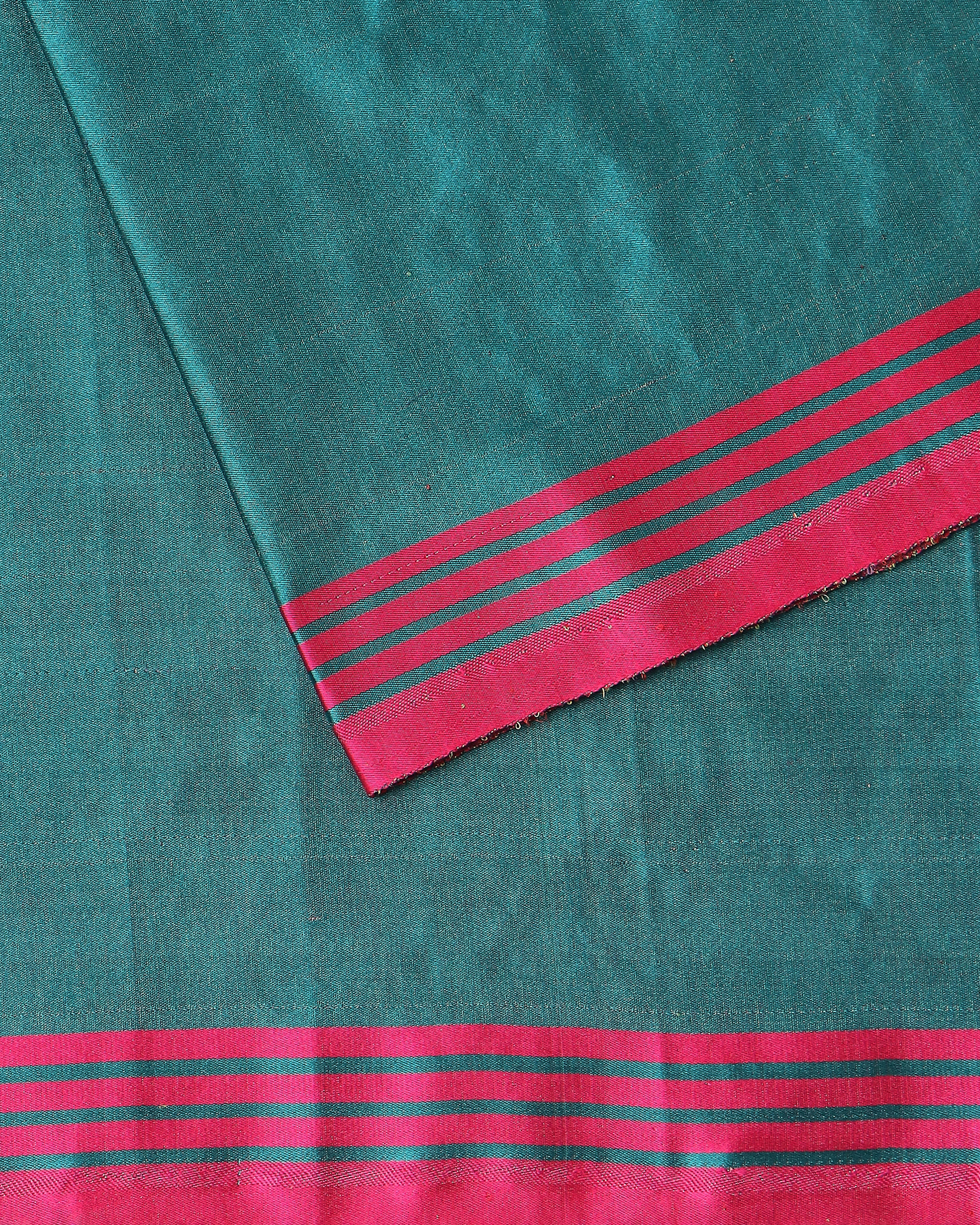 Abirah Banarasi Tanchoi Silk Saree