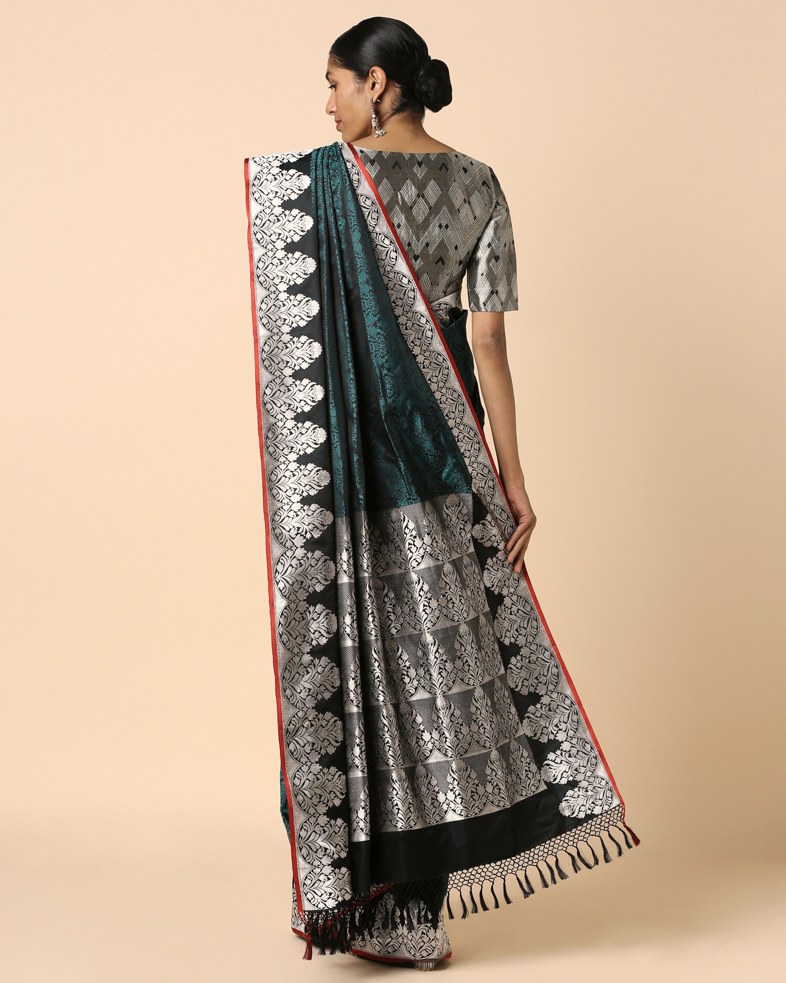 Tvarita Banarasi Tanchoi And Kadwa Silk Saree