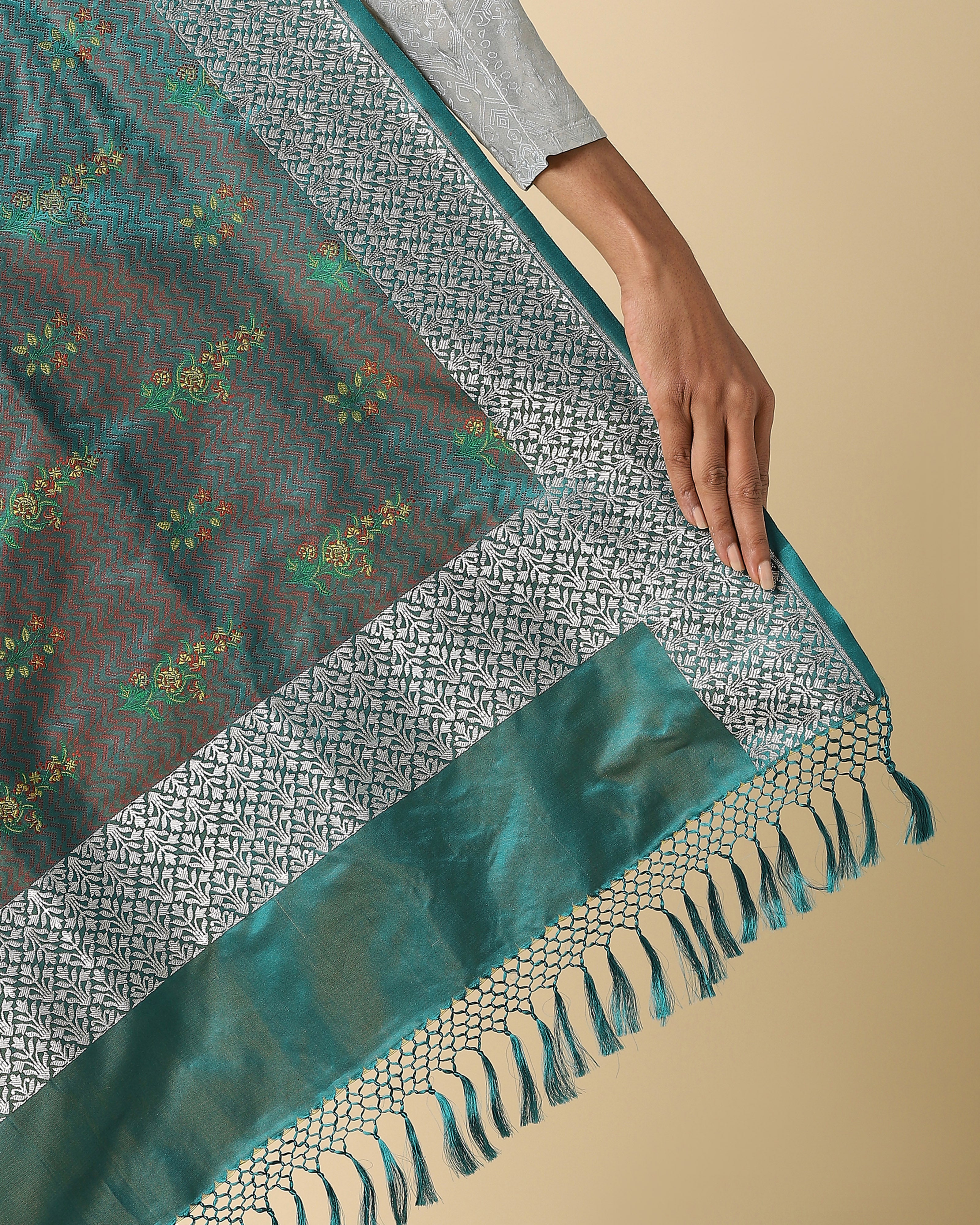 Santati Banarasi Tanchoi And Kadwa Silk Saree