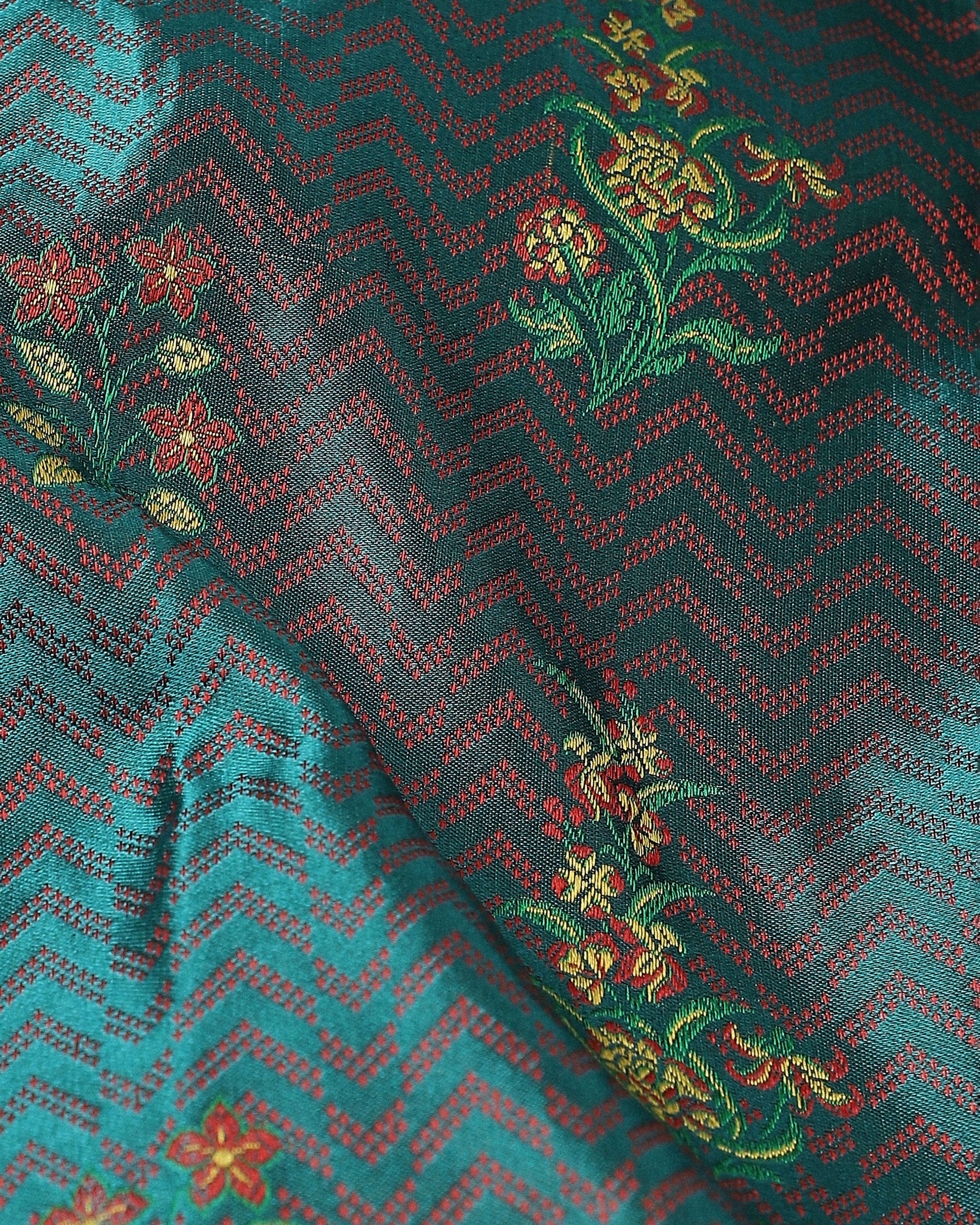 Santati Banarasi Tanchoi And Kadwa Silk Saree