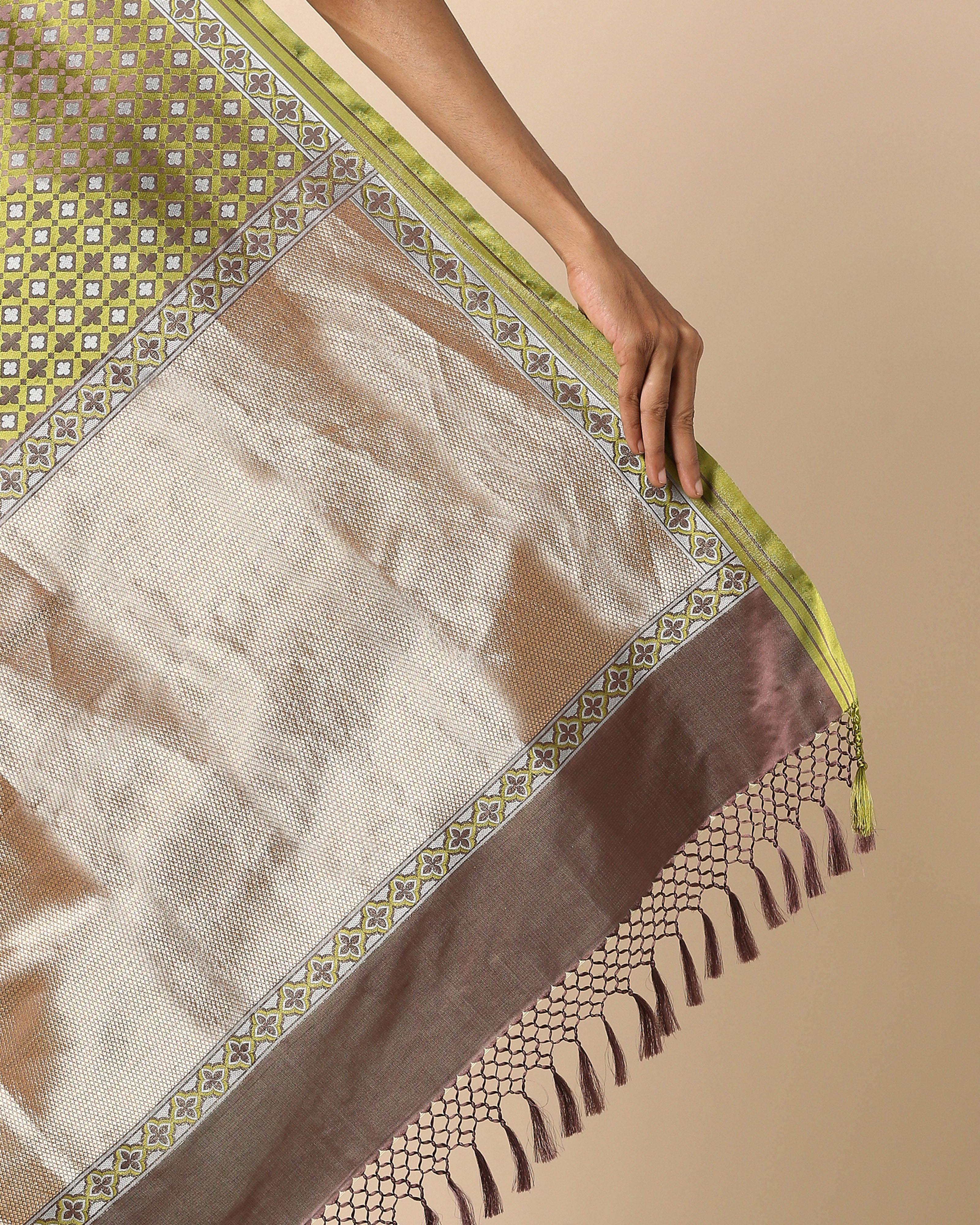 Sabah Banarasi Tanchoi Silk Saree