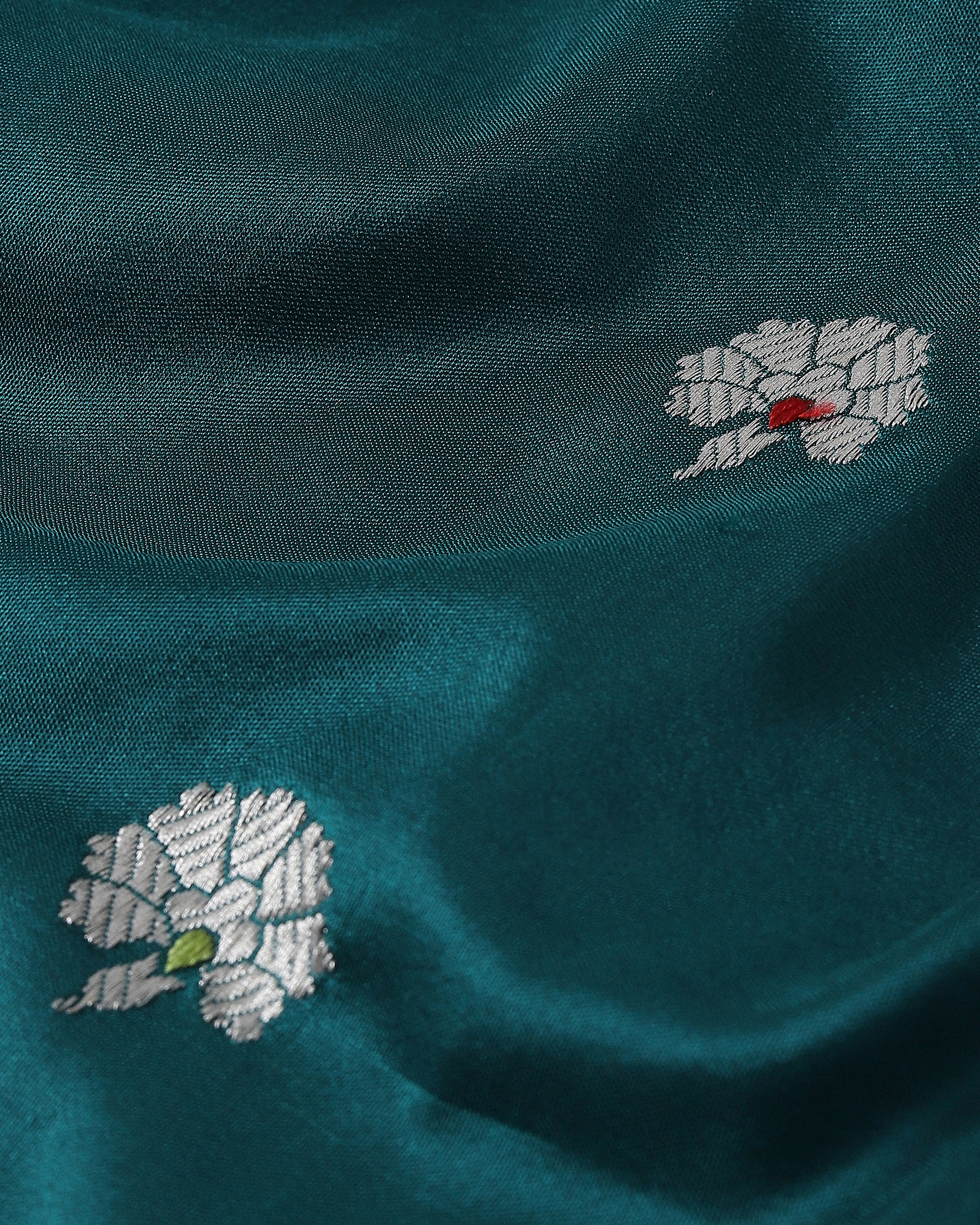 Lyla Banarasi Kadwa Silk Saree