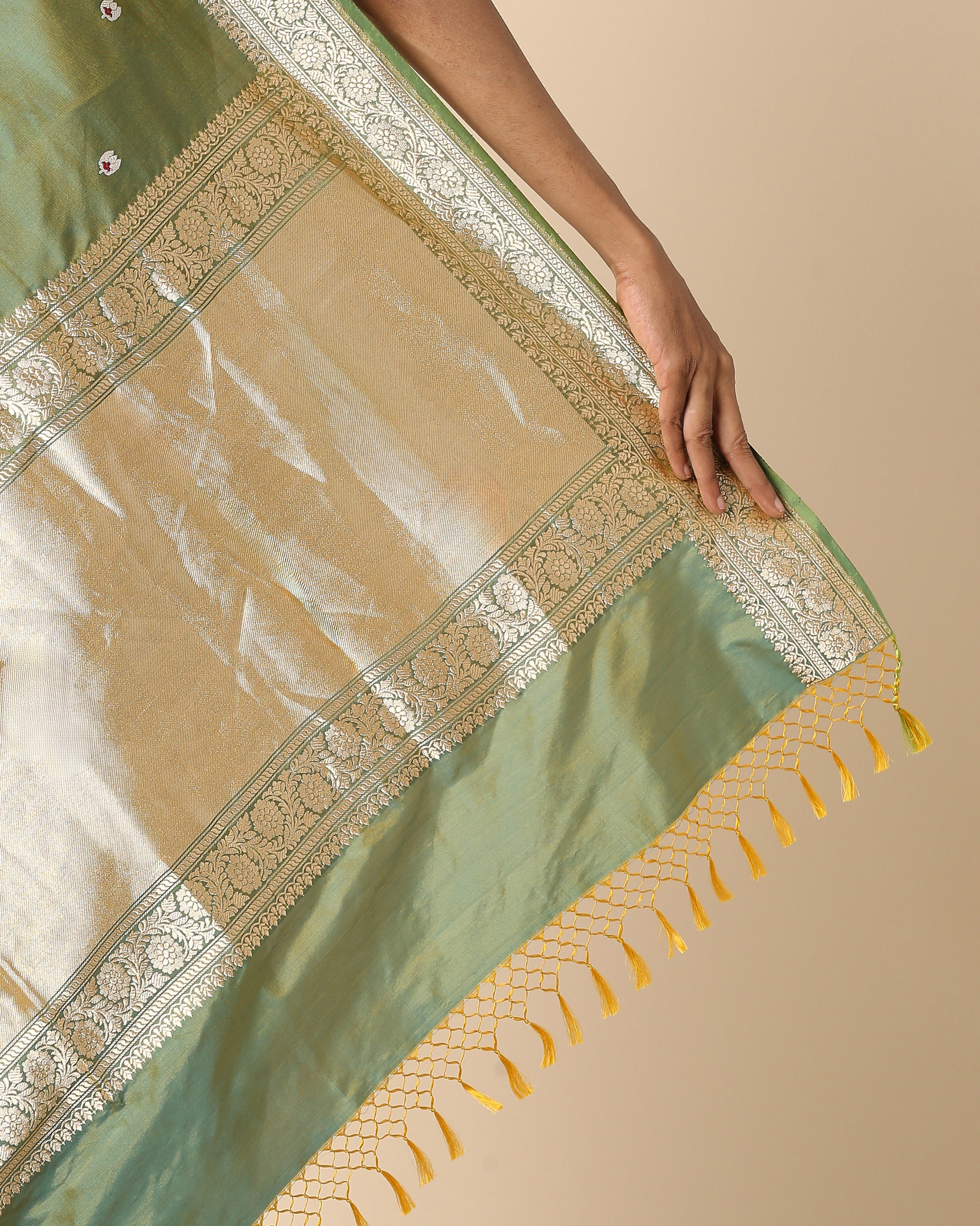 Tahoma Banarasi Kadwa Silk Saree