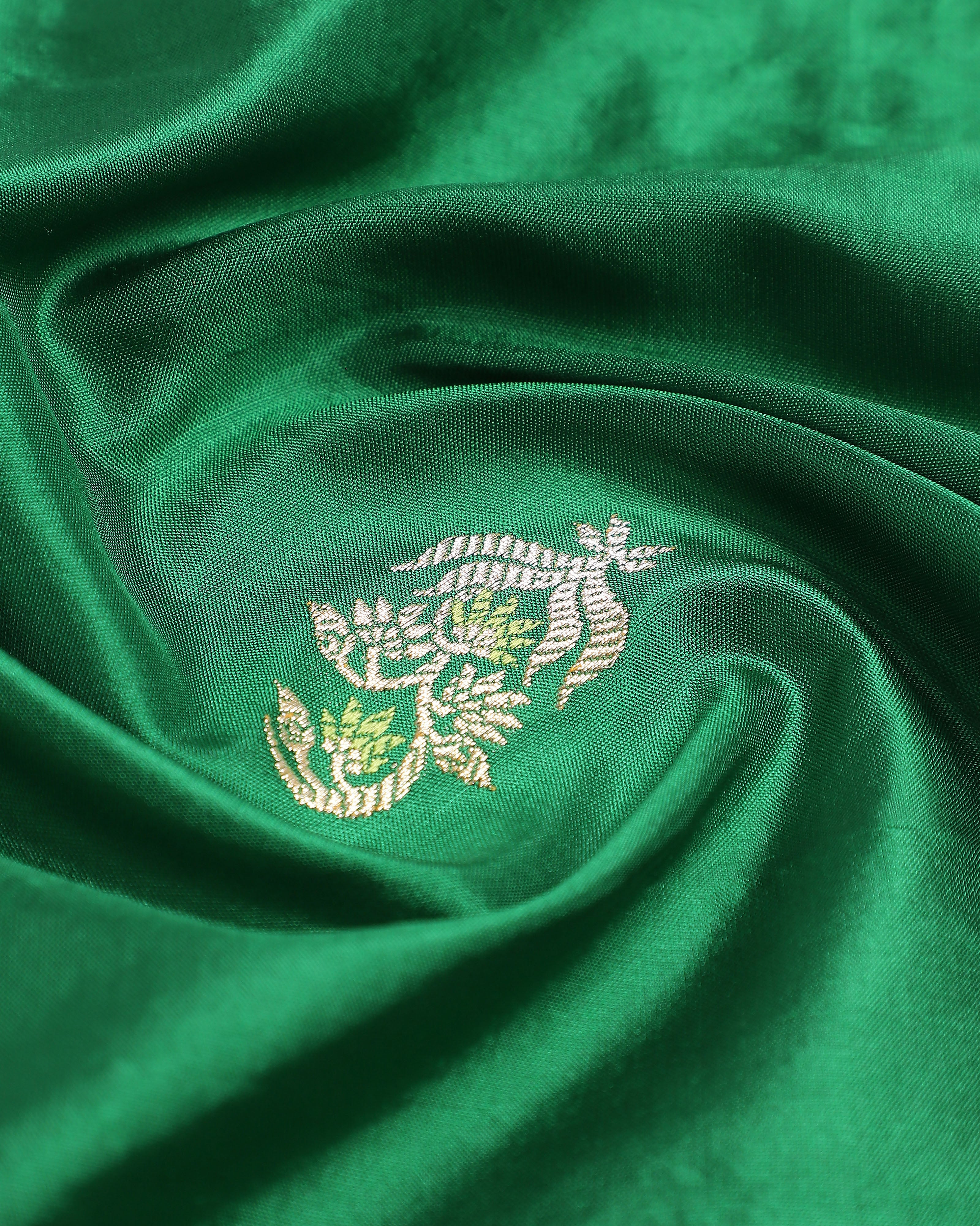 Malgun Banarasi Kadwa Silk Saree