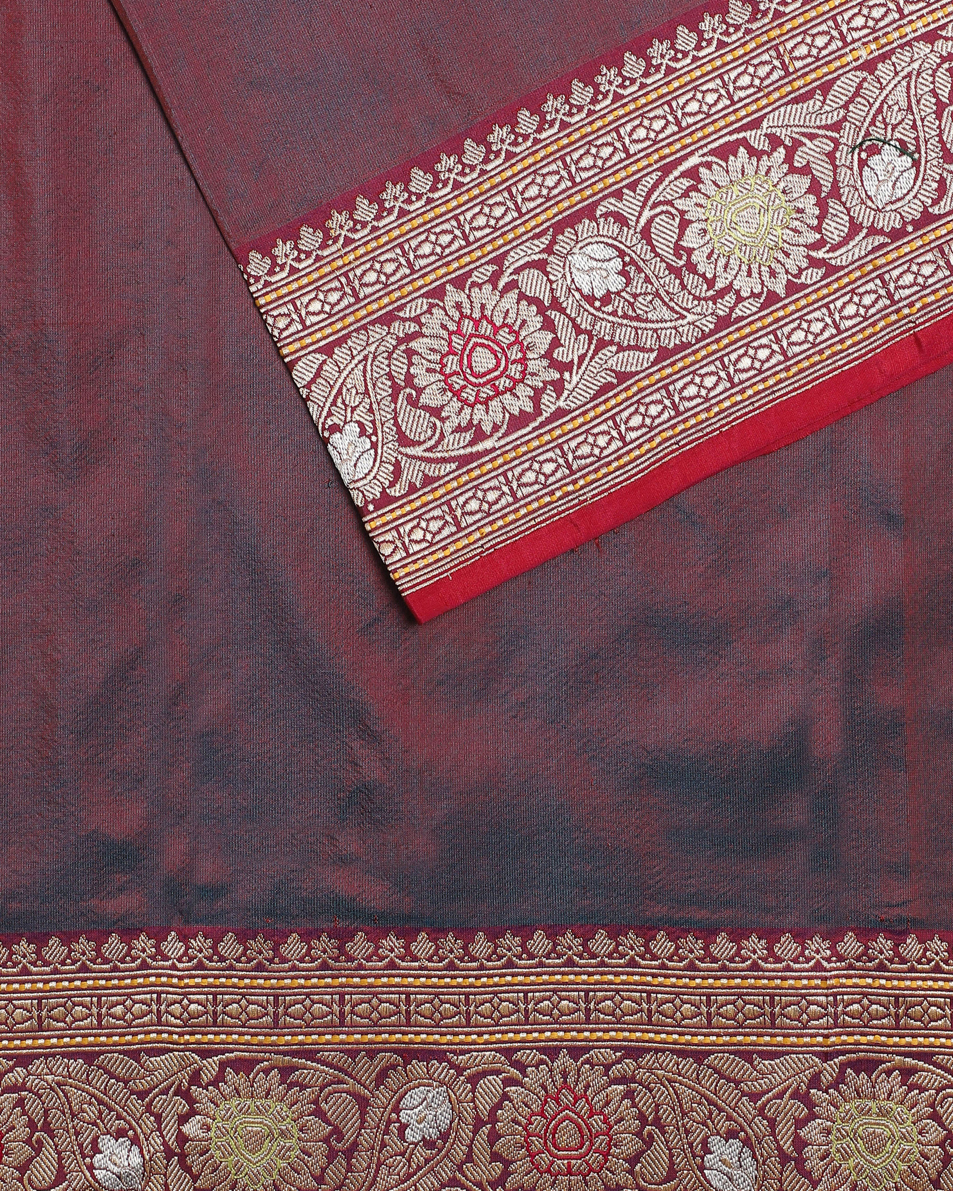 Siya Banarasi Kadwa Silk Saree