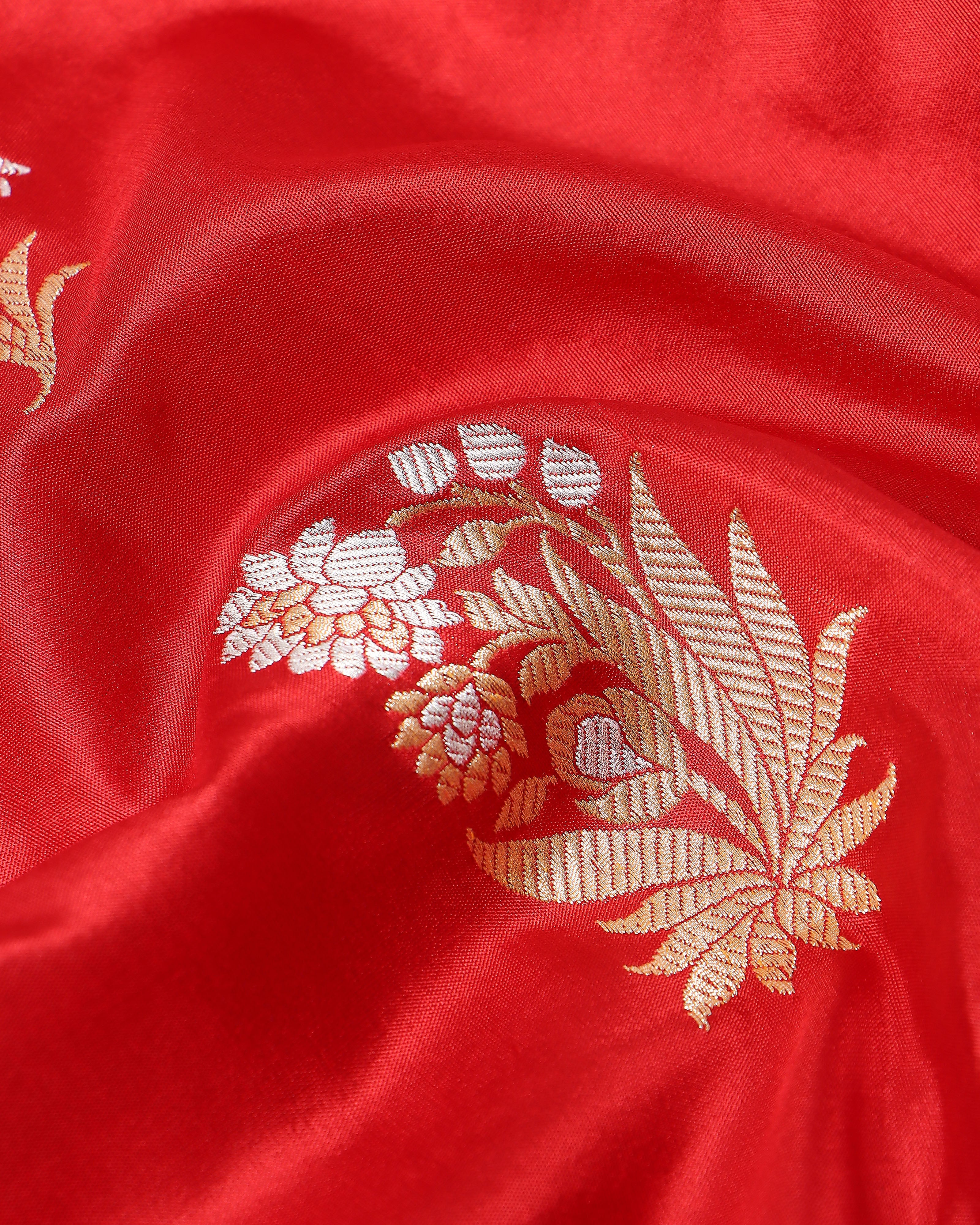 Niaara Banarasi Kadwa Silk Saree