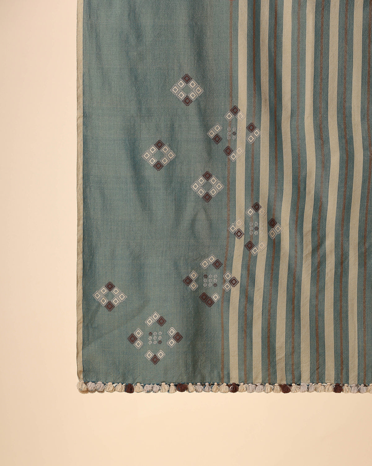 Arushi Bhujodi Extra Weft Woolen Shawl