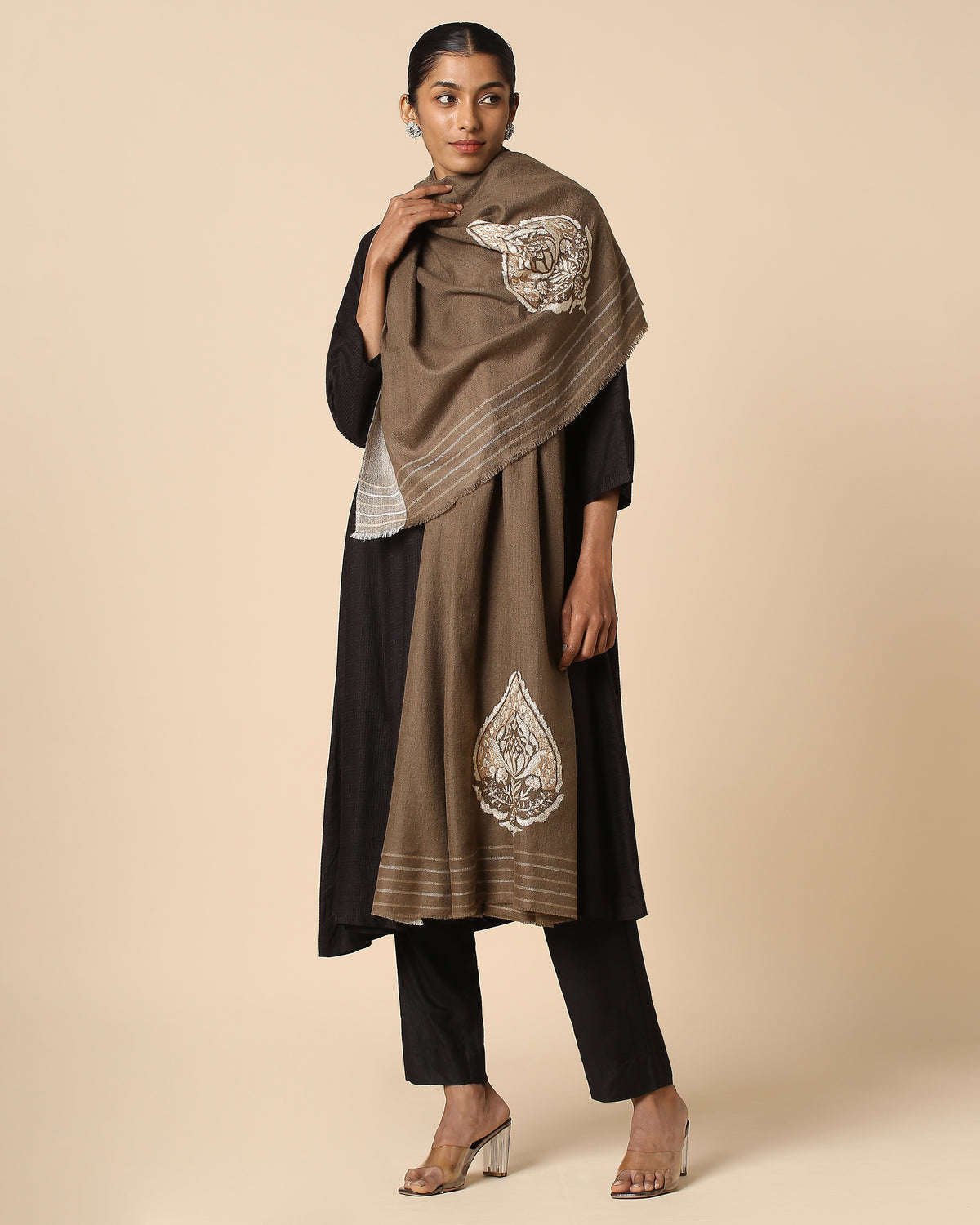 Drupa Kashmir Sozni Embroidery Pashmina Shawl