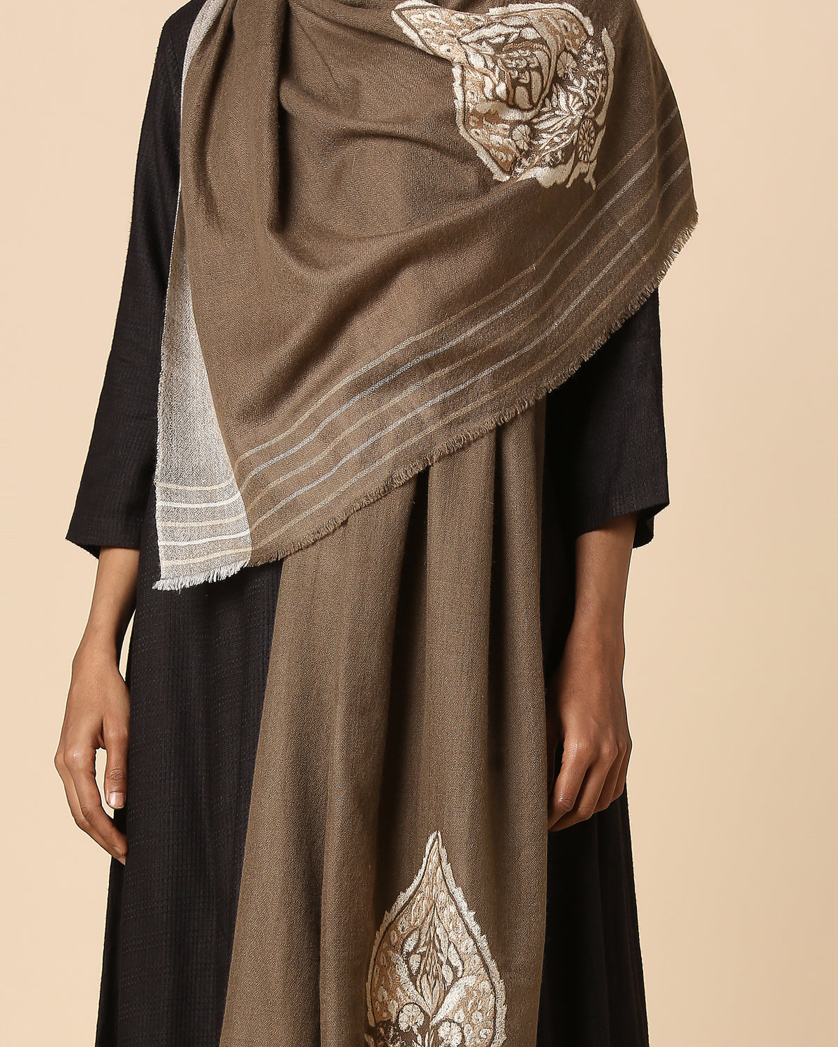 Drupa Kashmir Sozni Embroidery Pashmina Shawl