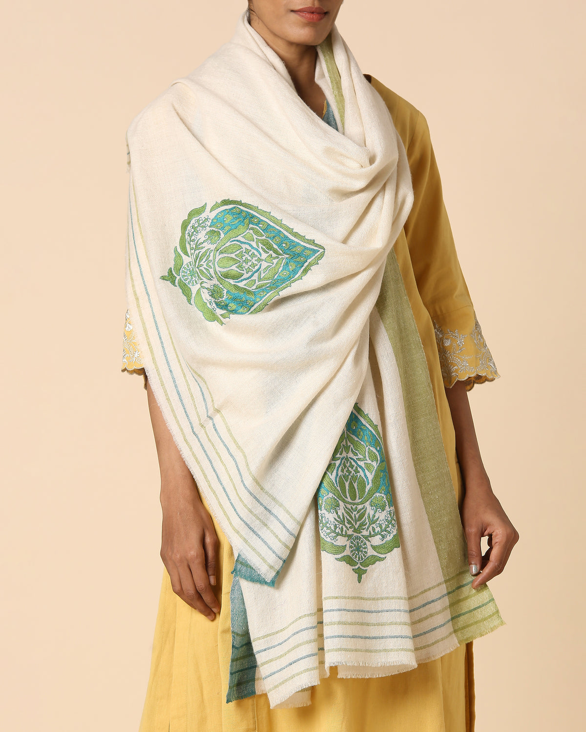 Drupa Kashmir Sozni Embroidery Pashmina Shawl