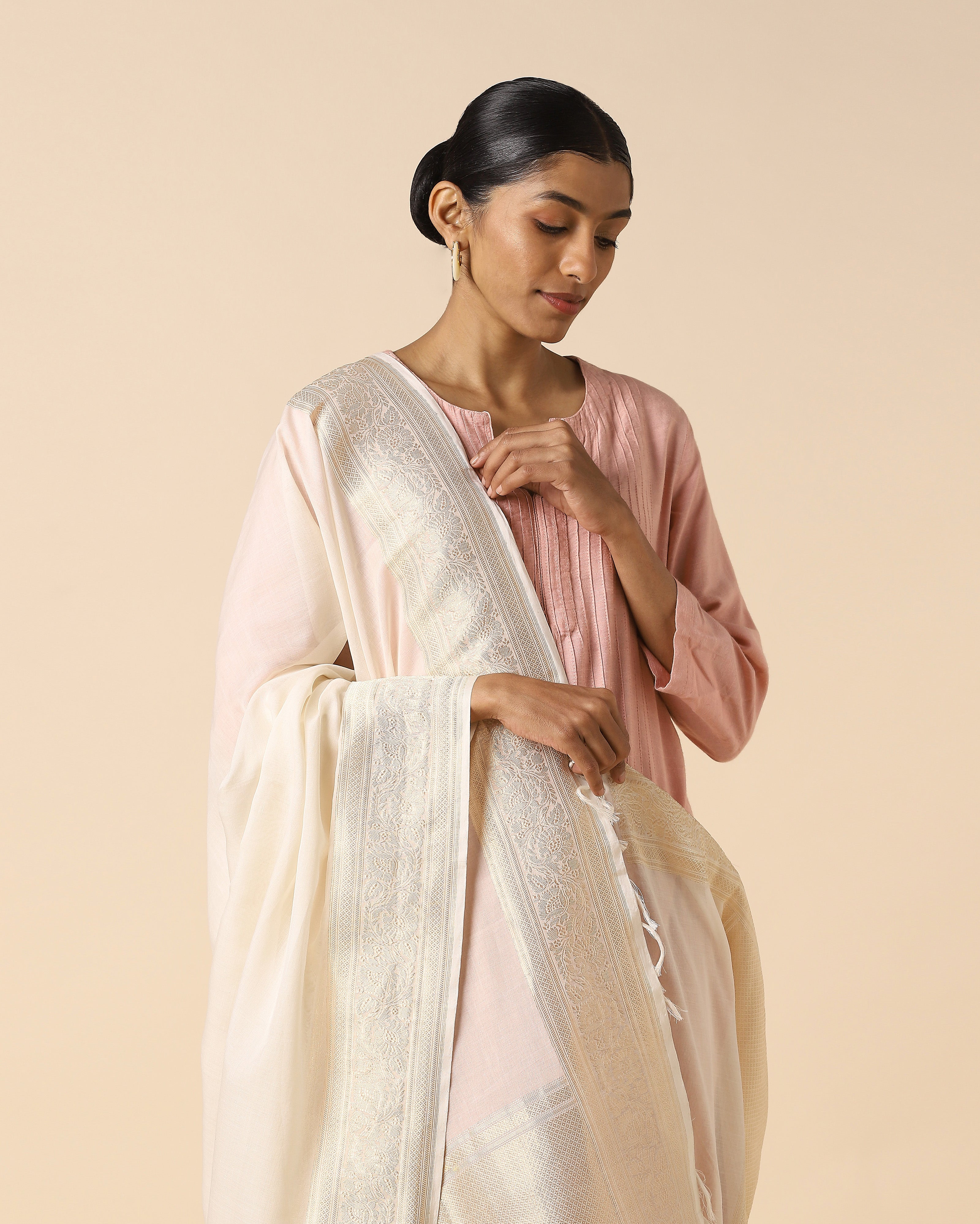 Daniya Banarasi Kadwa Cotton Dupatta