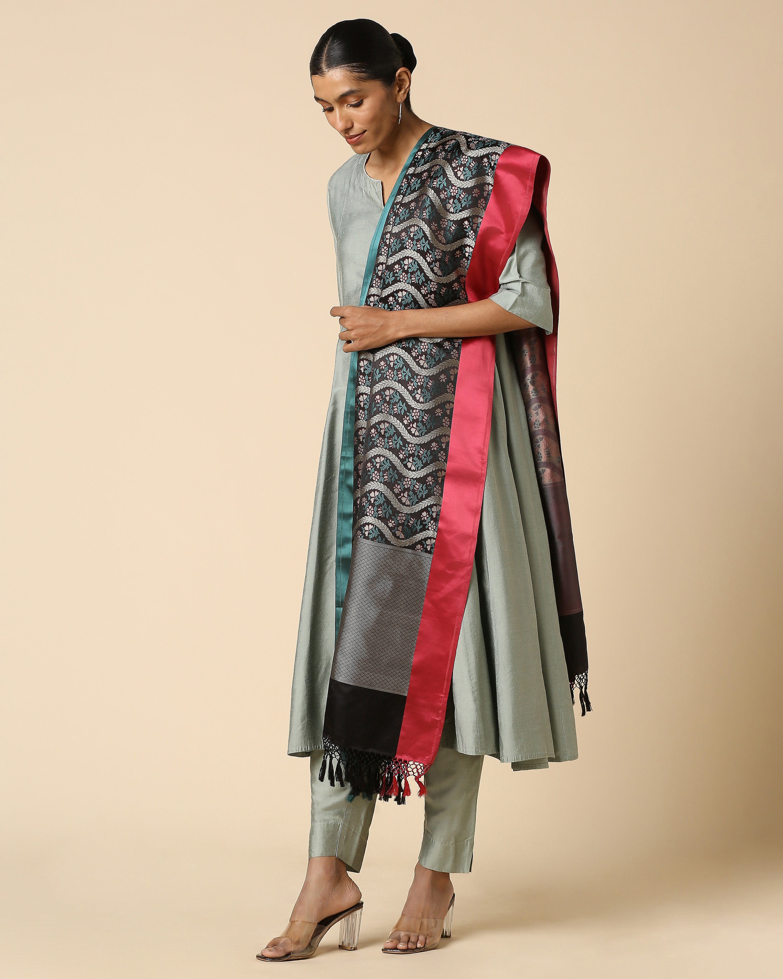 Ruhei Banarasi Tanchoi And Kadwa Silk Dupatta