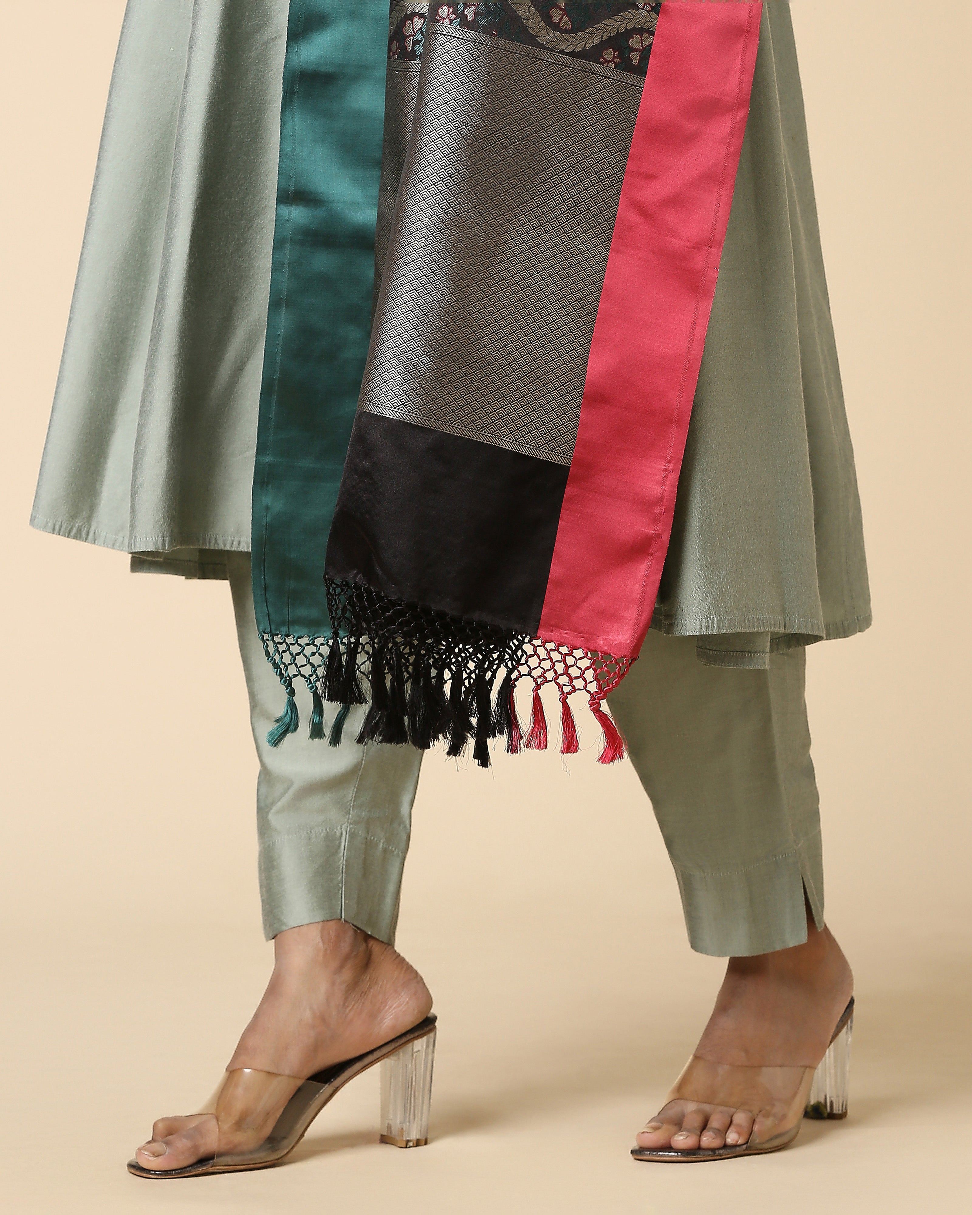 Ruhei Banarasi Tanchoi And Kadwa Silk Dupatta