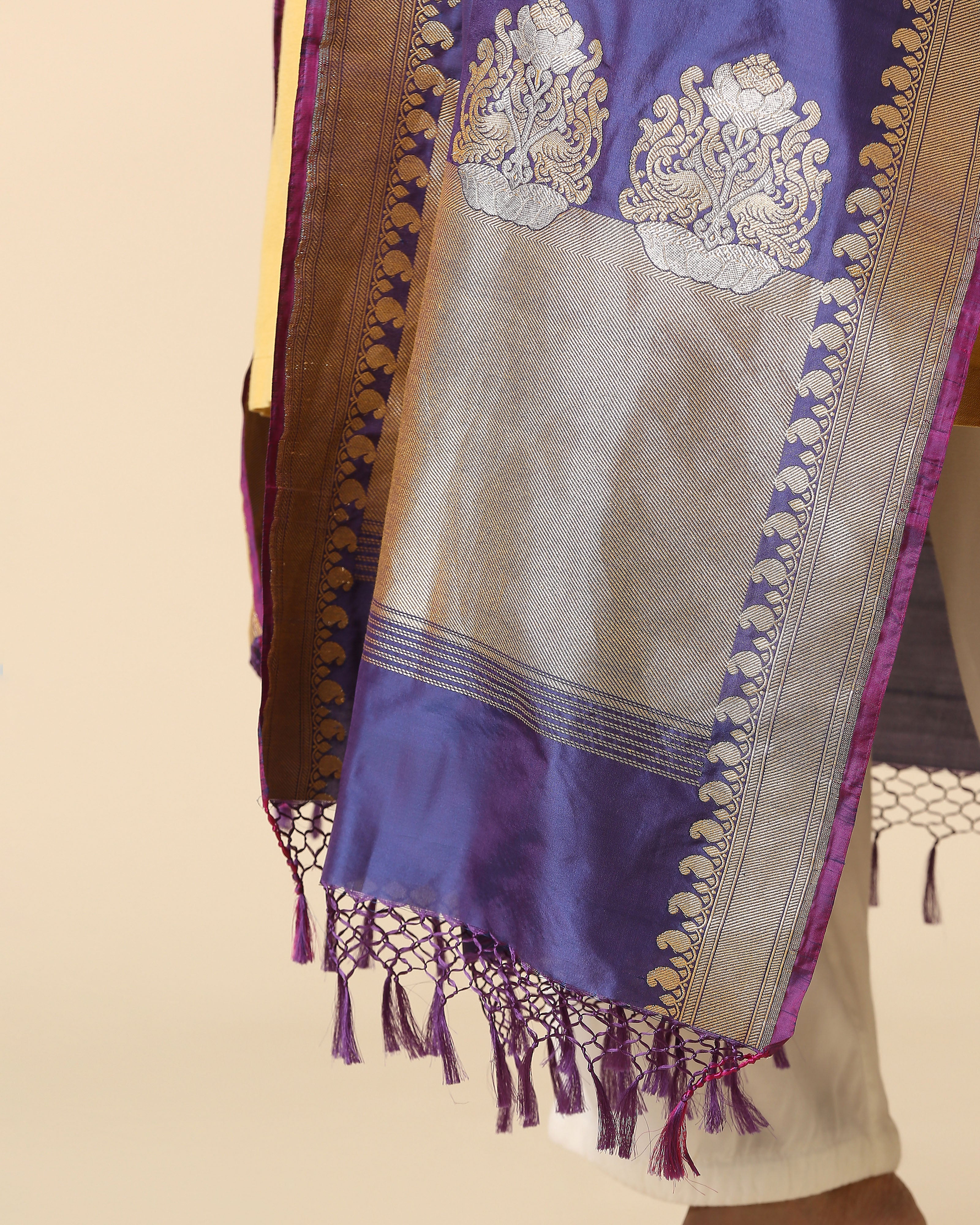 Keerthi Banarasi Kadwa Silk Dupatta