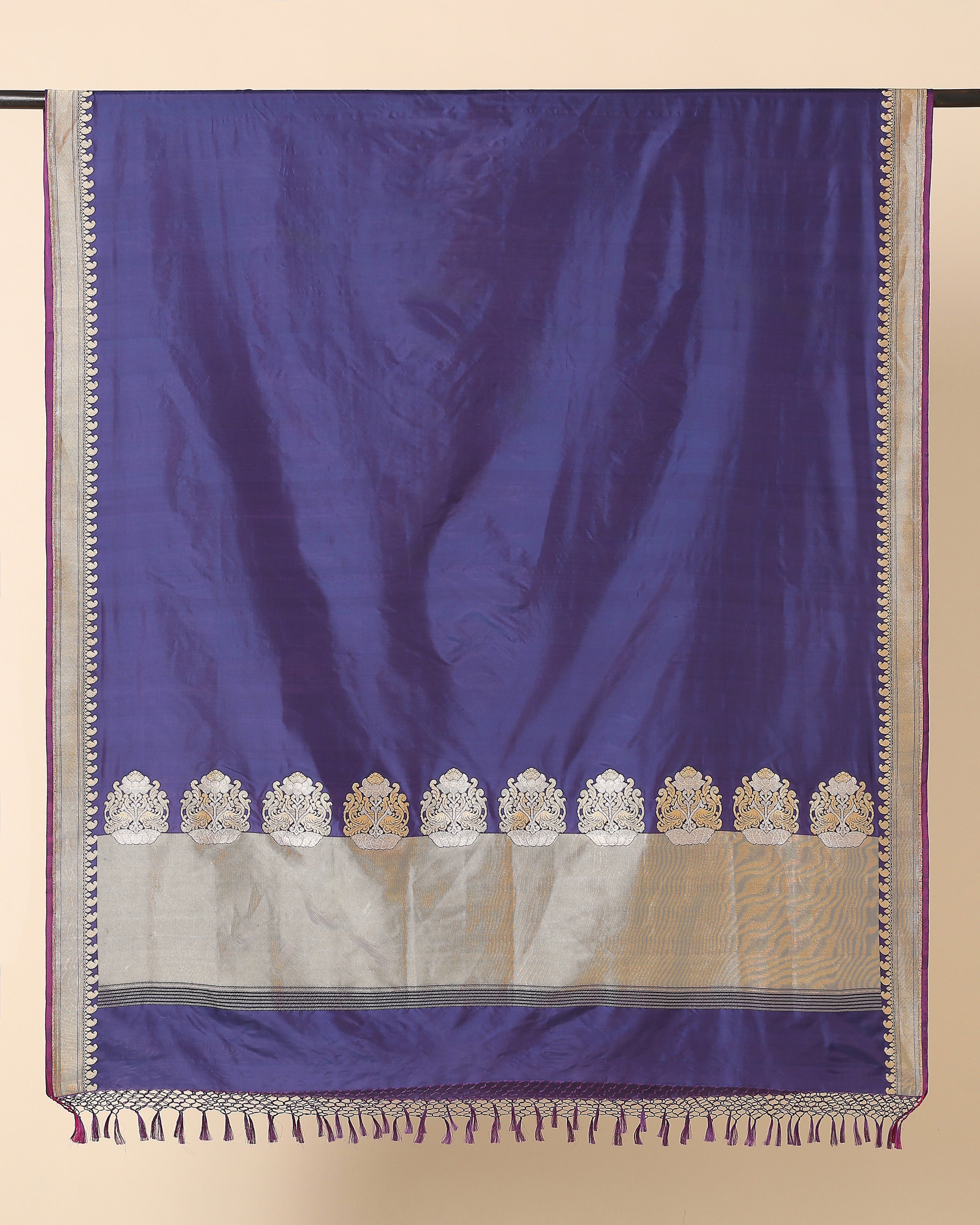 Keerthi Banarasi Kadwa Silk Dupatta