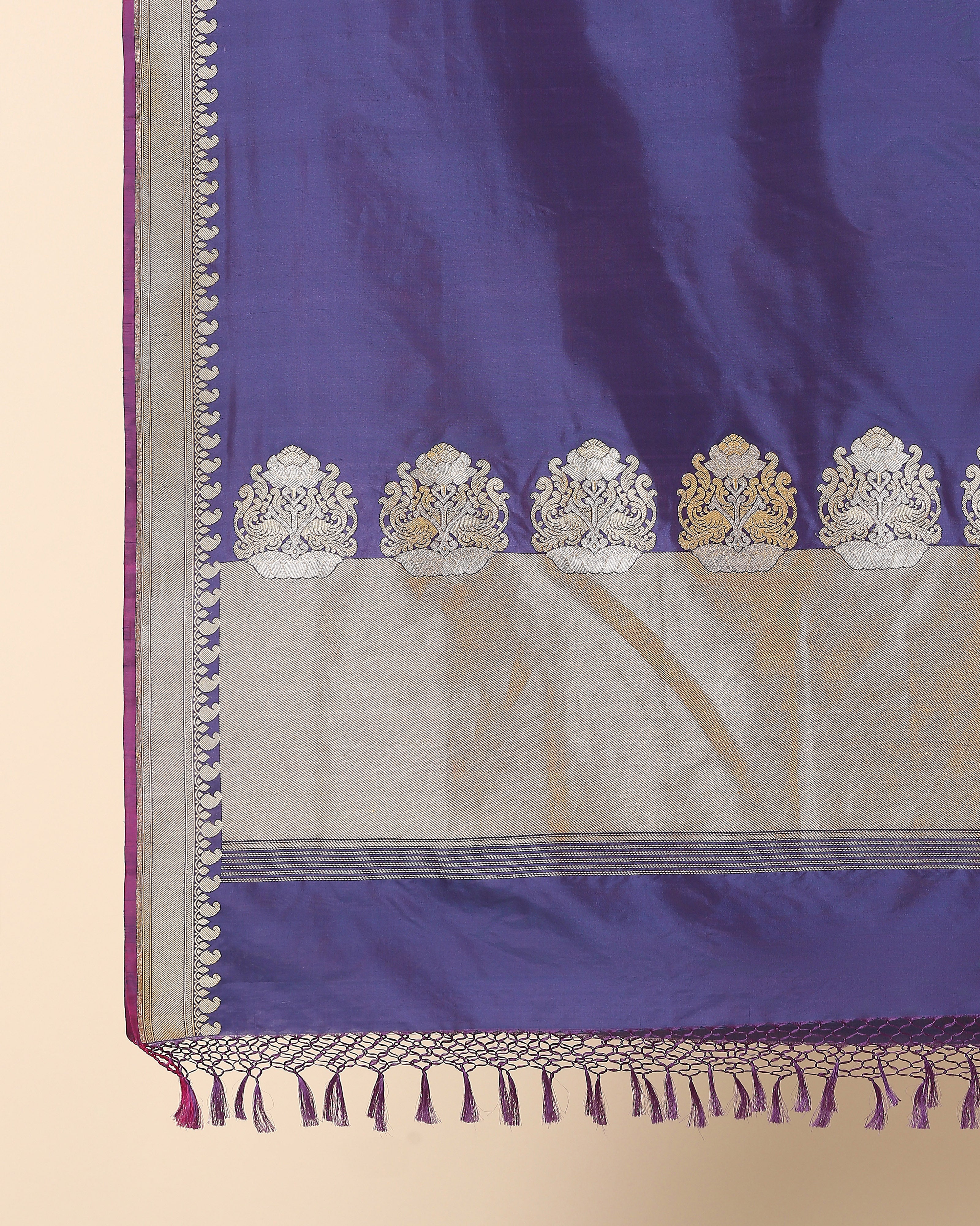 Keerthi Banarasi Kadwa Silk Dupatta