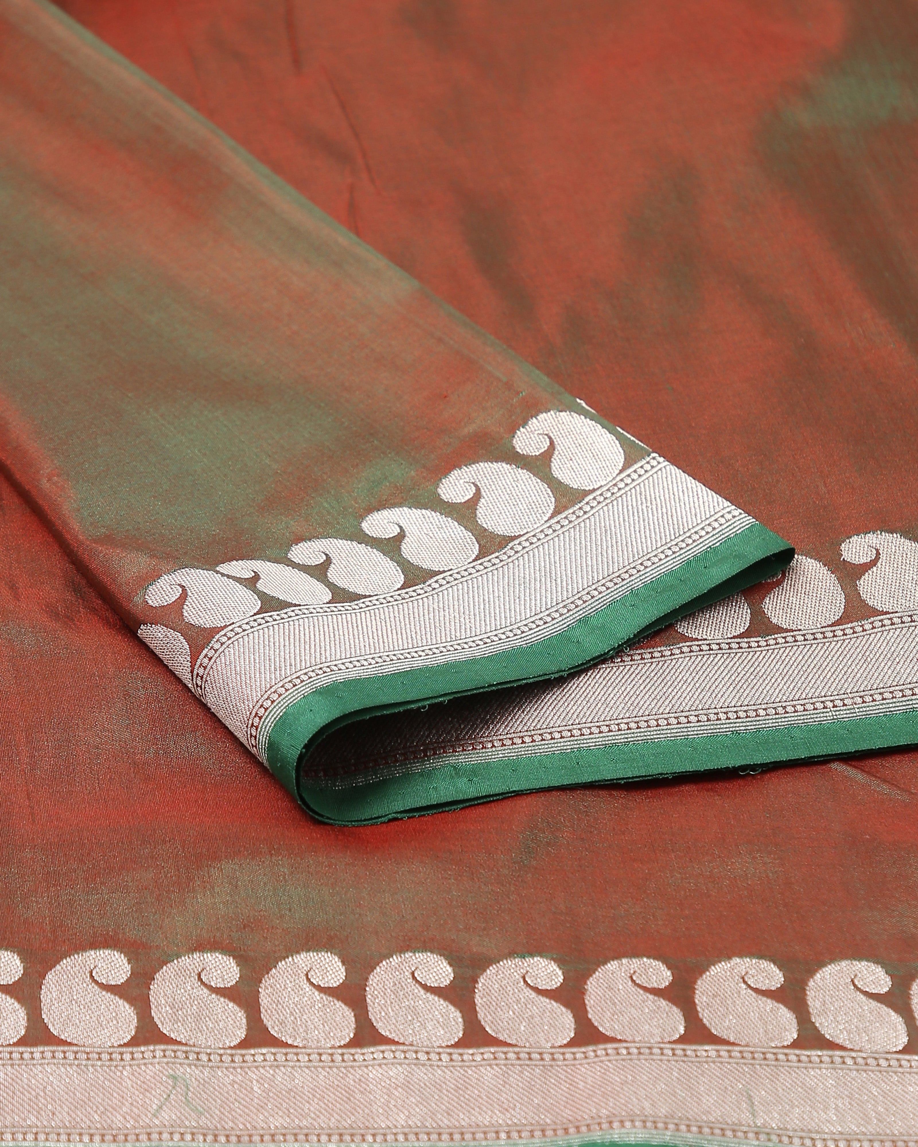 Sreya Banarasi Kadwa Silk Saree