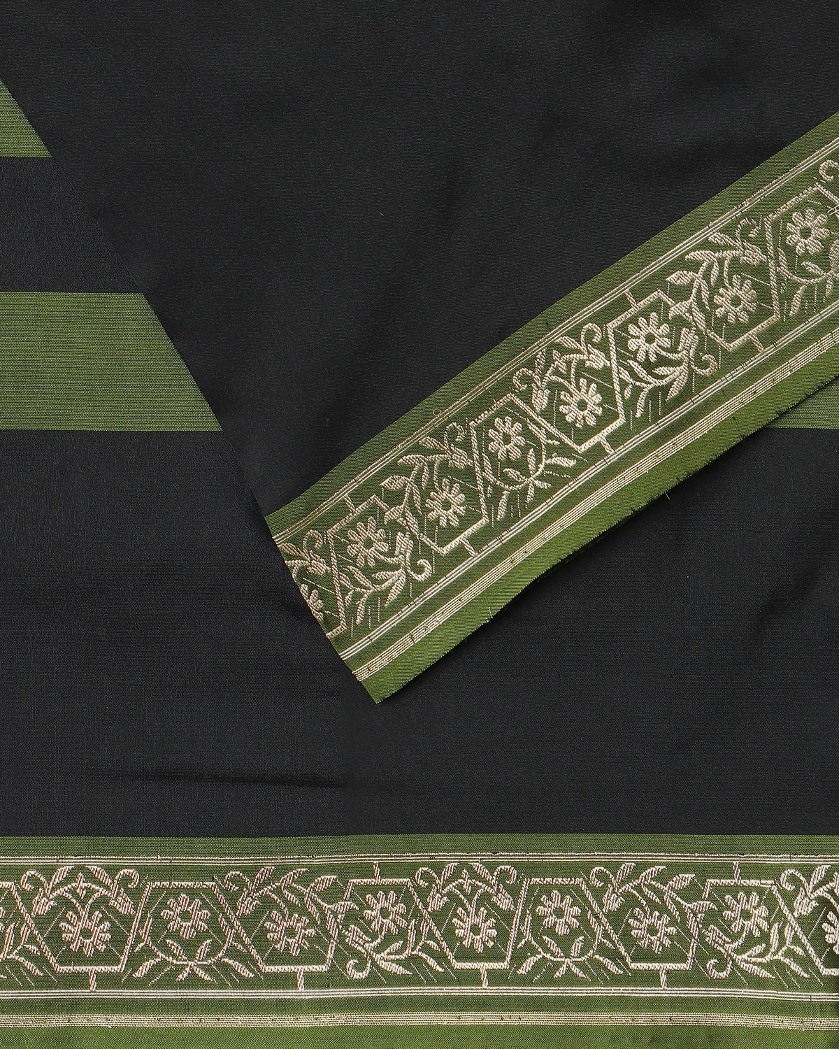 Vainika Banarasi Kadwa Silk Saree