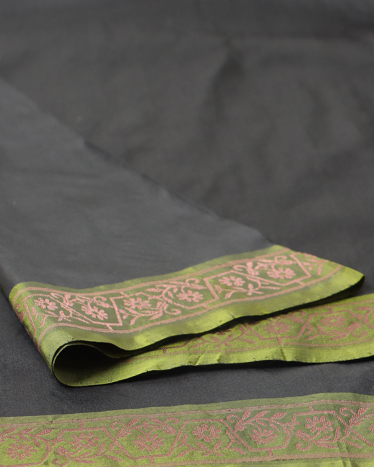 Vainika Banarasi Kadwa Silk Saree