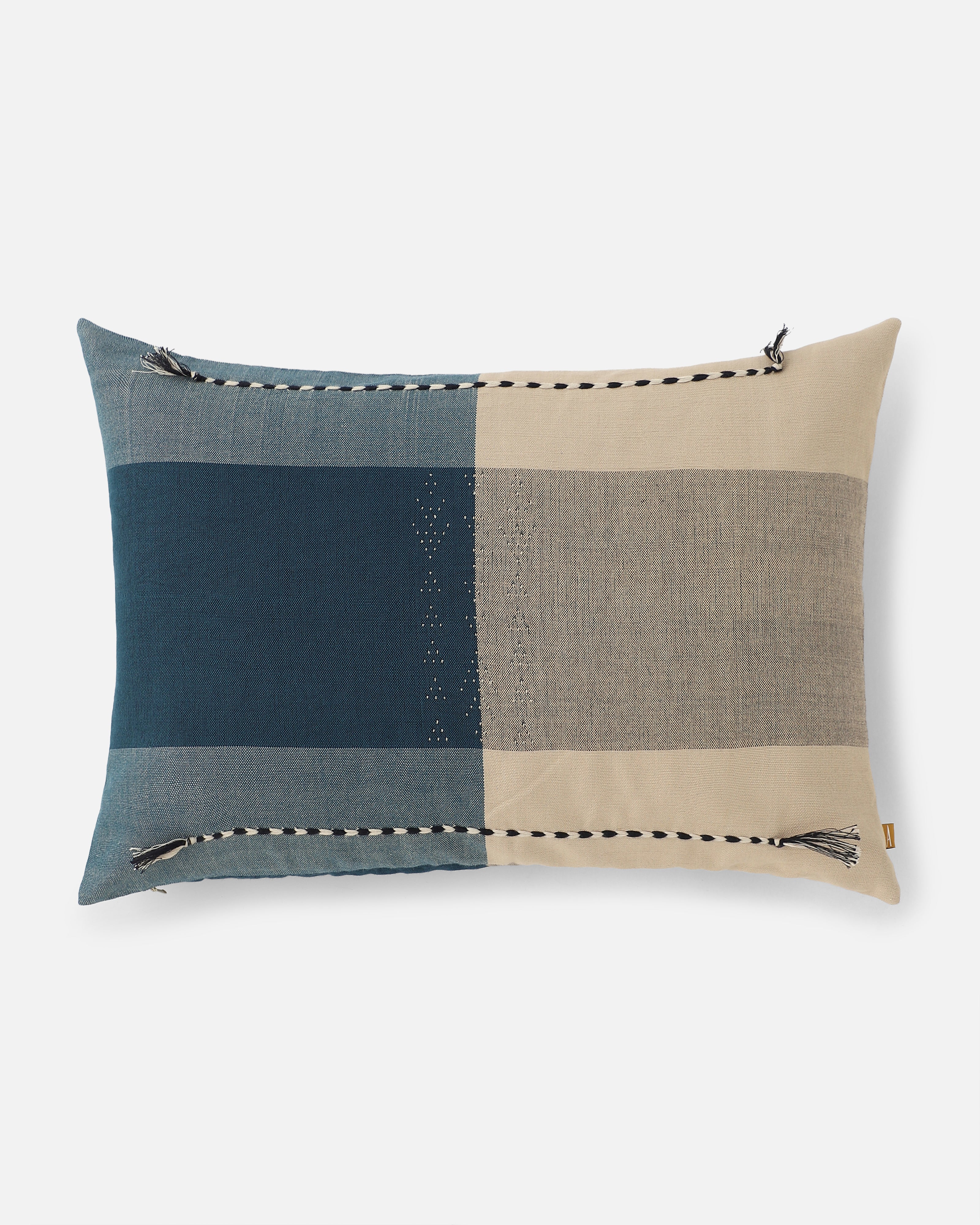 Teer Bhujodi Tangalia Cotton Cushion Cover