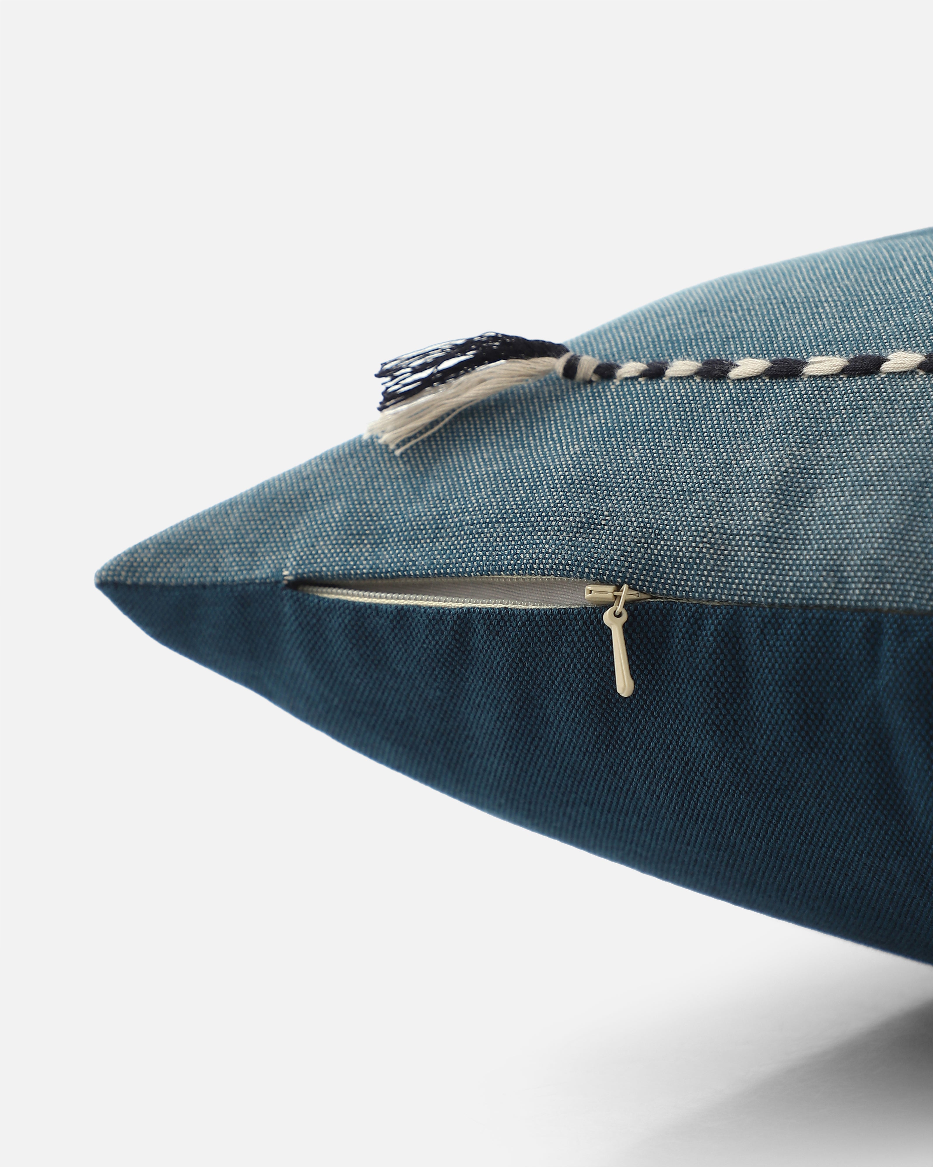 Teer Bhujodi Tangalia Cotton Cushion Cover